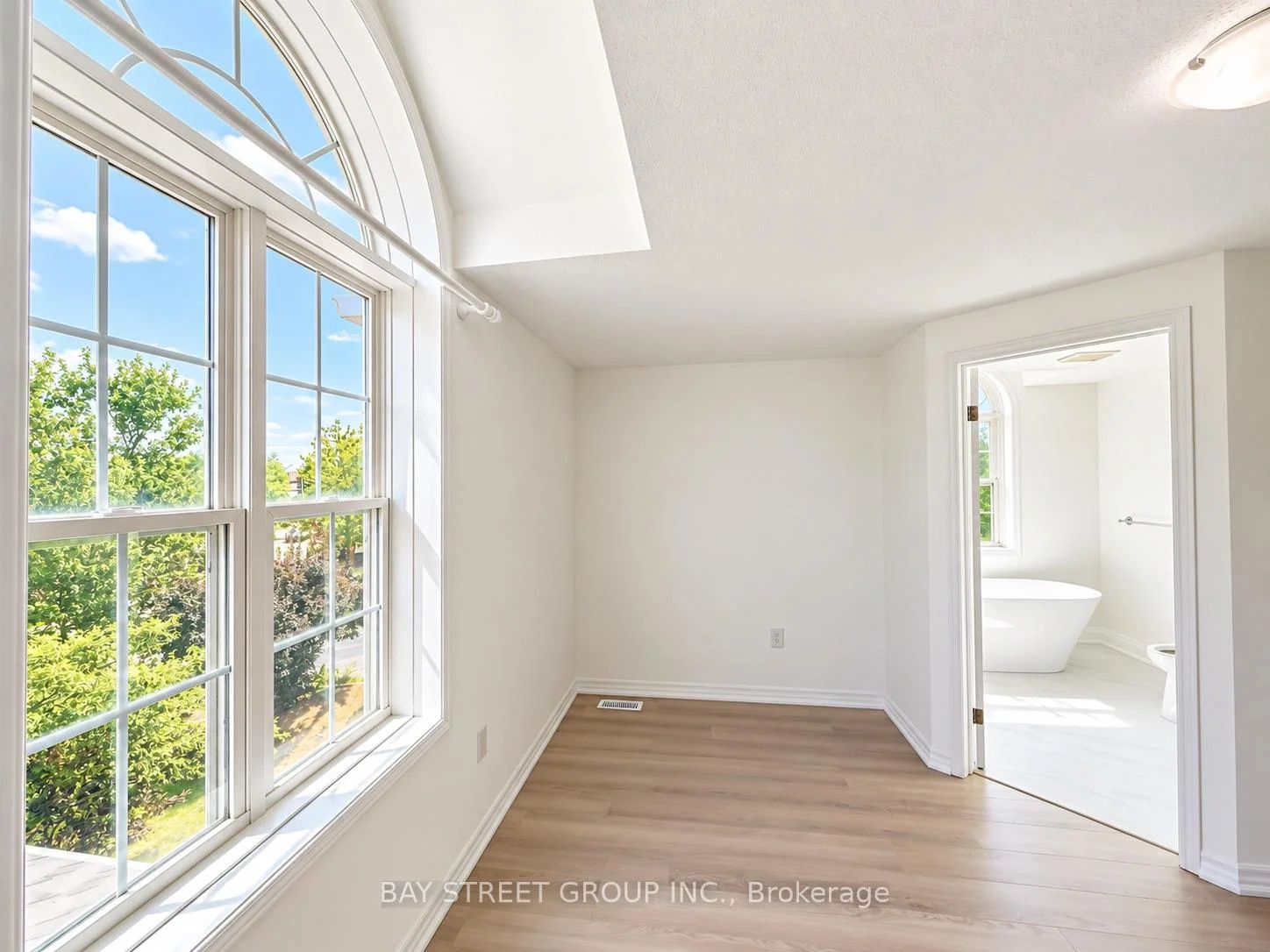 Photo 15 of 513 Mariner Drive, Waterloo, Eastbridge — HOMEH
