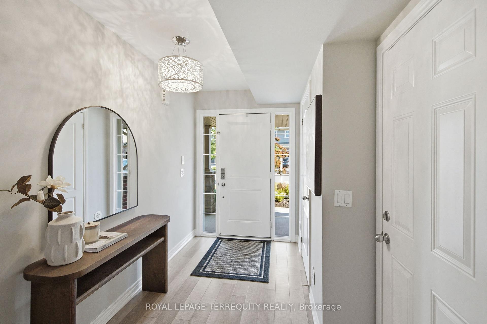 Photo 4 of 52 Artania Street, Oshawa, Windfields — HOMEH