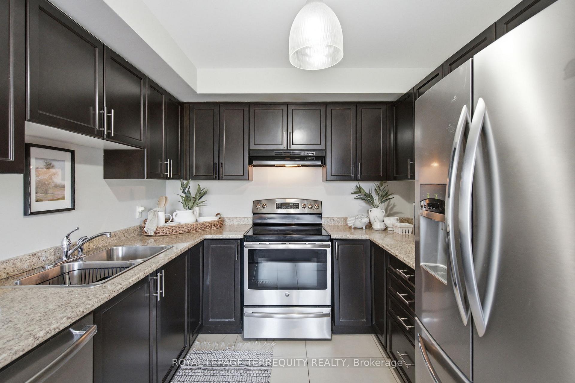 Photo 17 of 52 Artania Street, Oshawa, Windfields — HOMEH