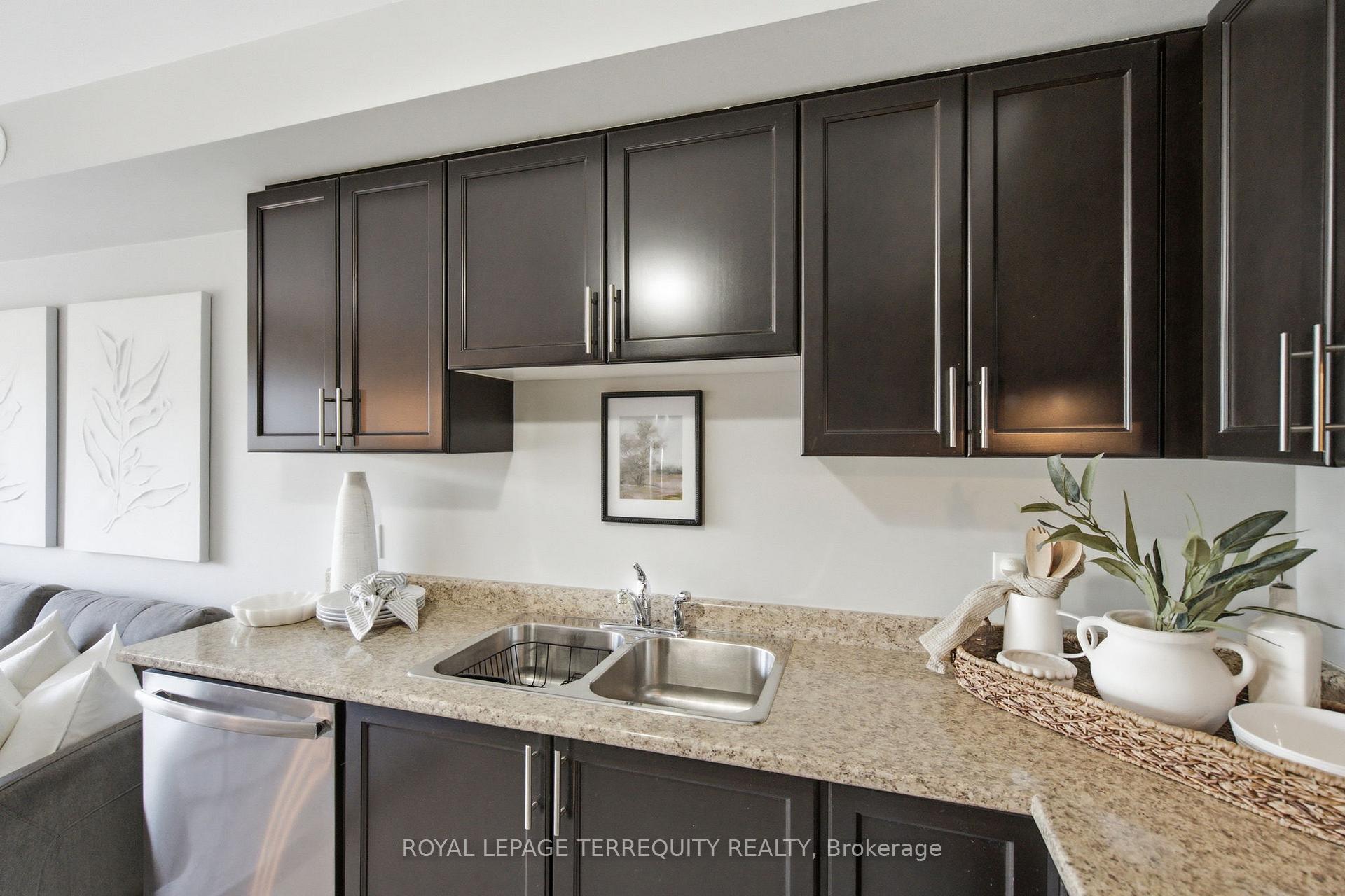 Photo 18 of 52 Artania Street, Oshawa, Windfields — HOMEH