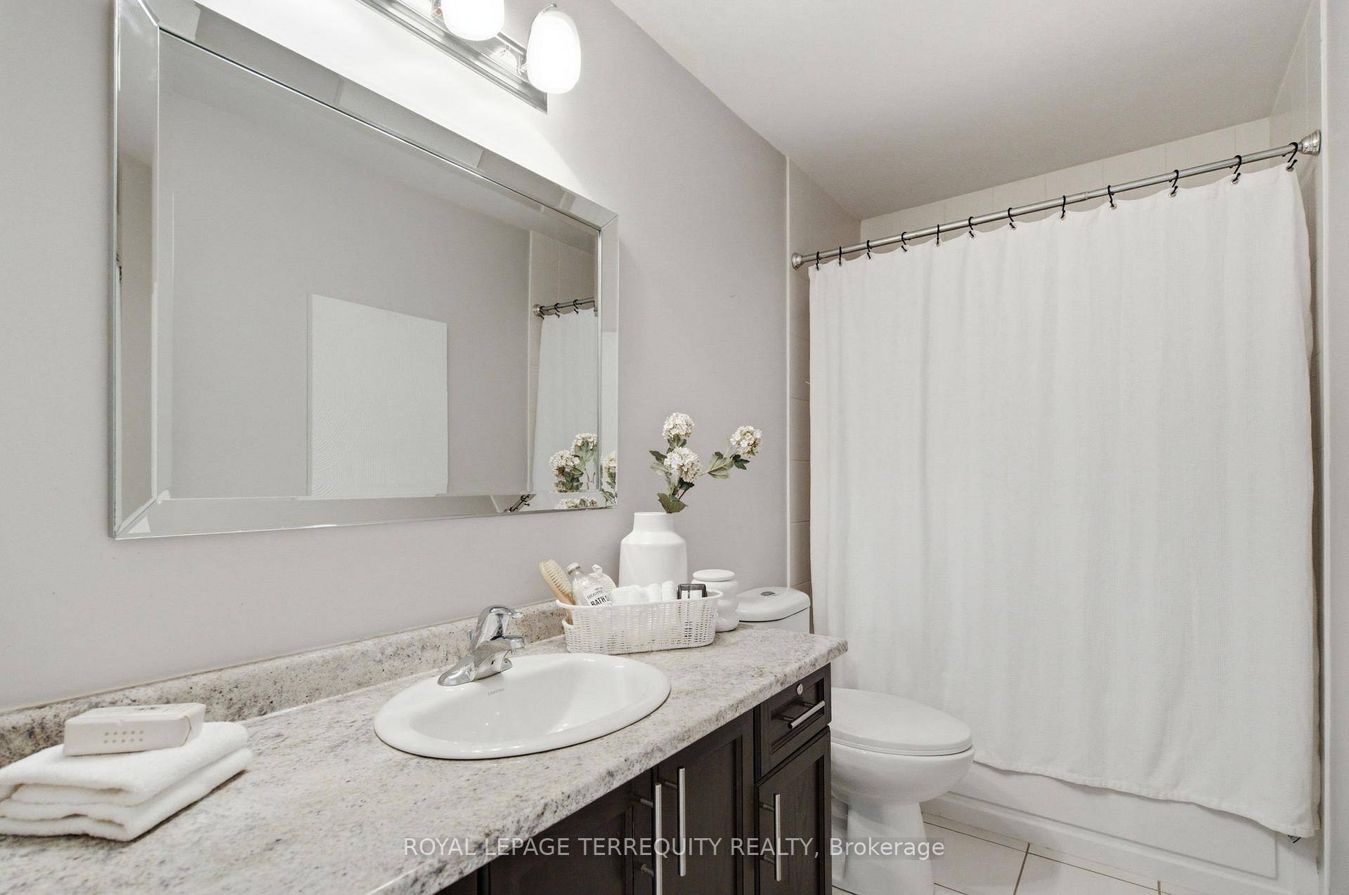 Photo 20 of 52 Artania Street, Oshawa, Windfields — HOMEH