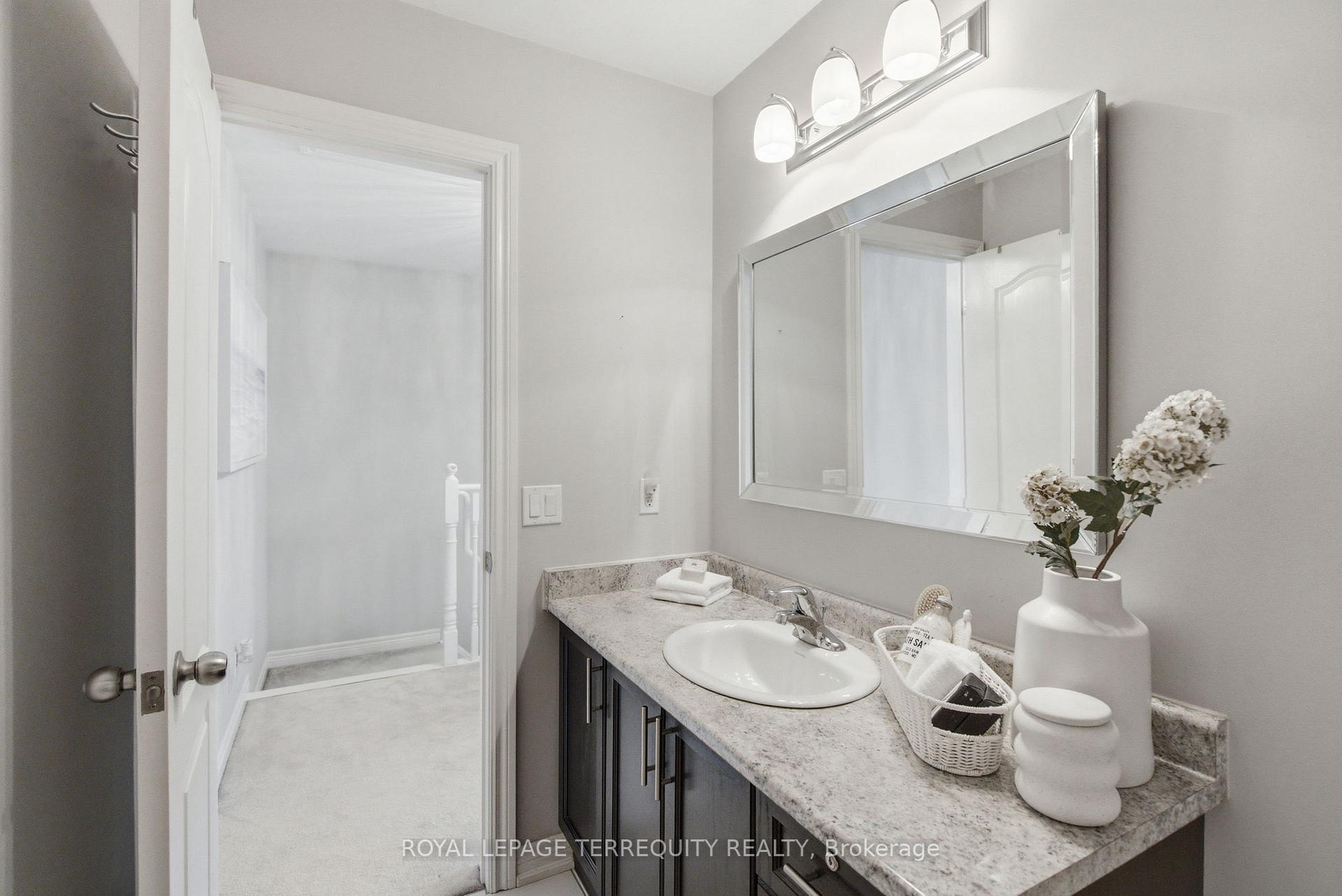 Photo 21 of 52 Artania Street, Oshawa, Windfields — HOMEH