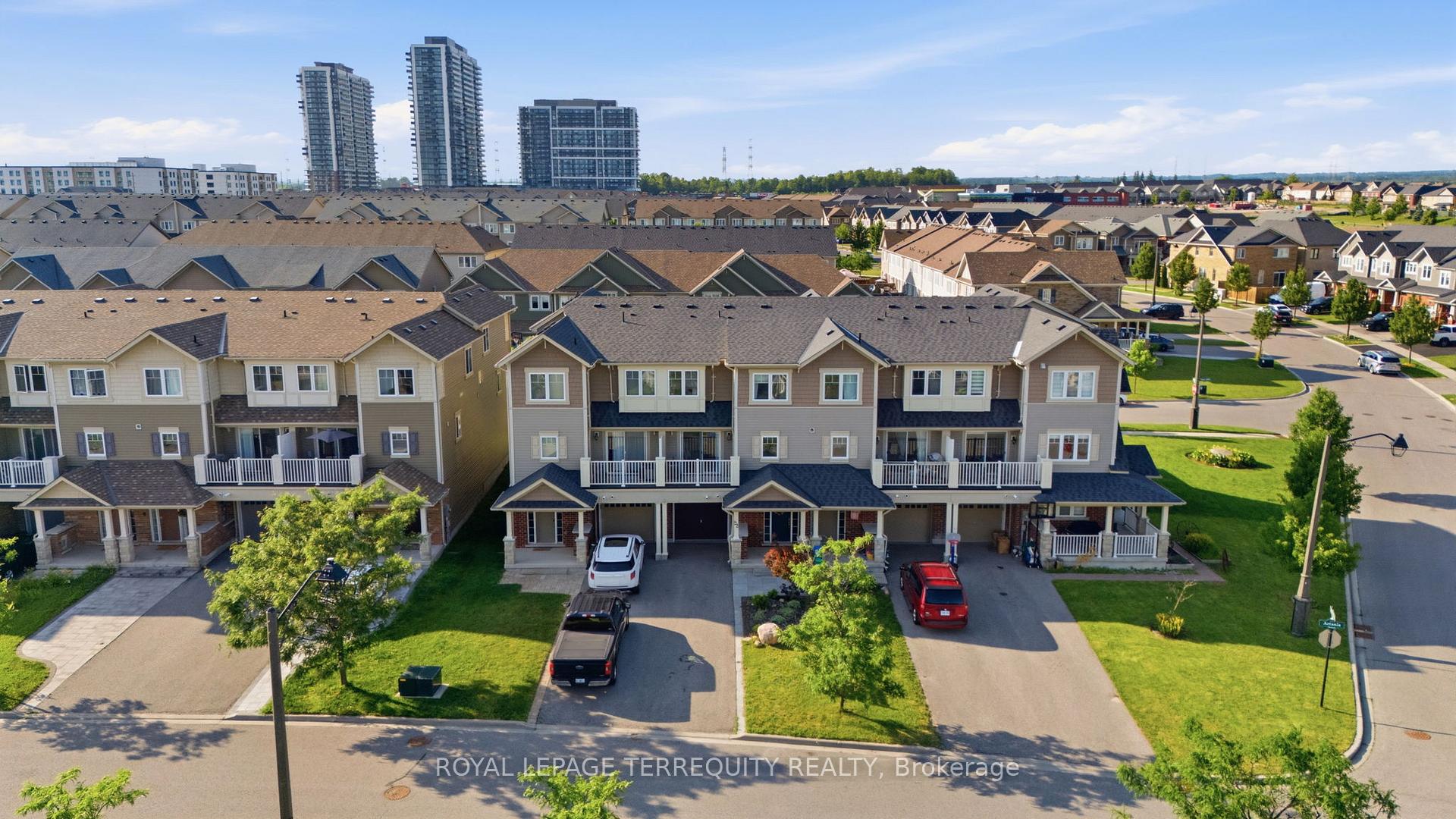 Photo 30 of 52 Artania Street, Oshawa, Windfields — HOMEH