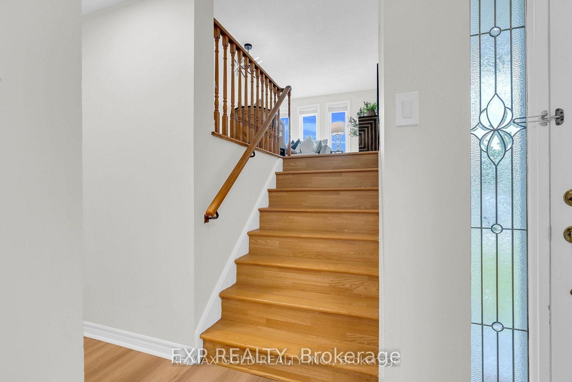 Photo 3 of Unit Upper Level, 6677 Ganymede Road, Mississauga, Meadowvale — HOMEH