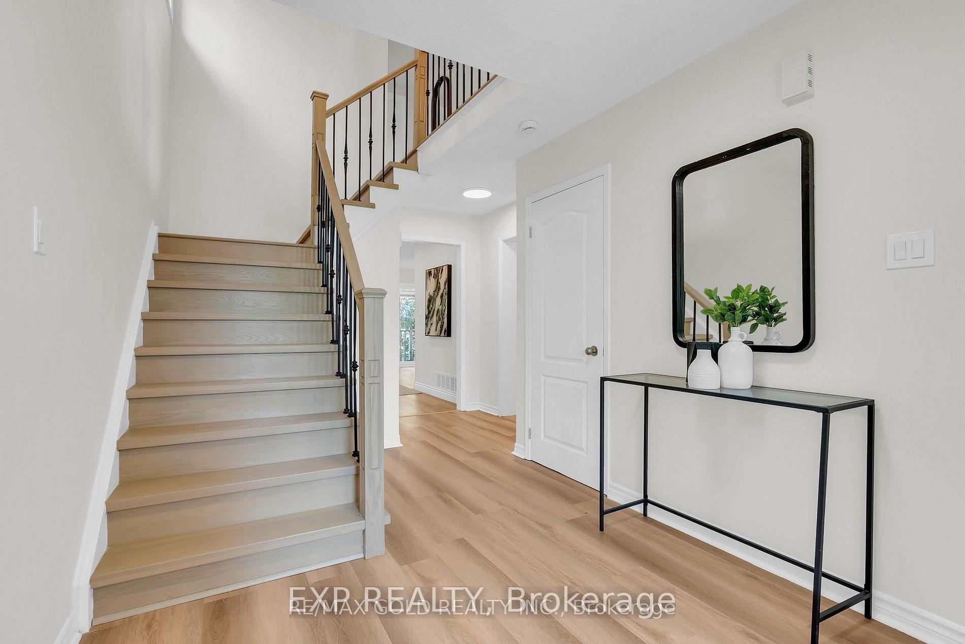 Photo 5 of Unit Upper Level, 6677 Ganymede Road, Mississauga, Meadowvale — HOMEH