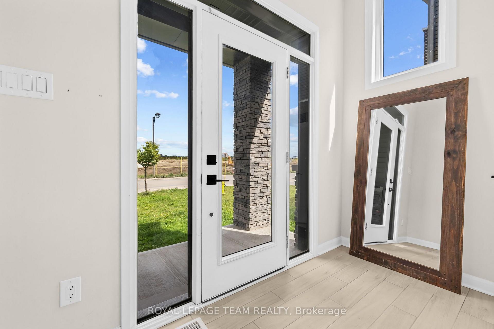 Photo 2 of 521 Winterset Road, Ottawa, Kanata - Kanata Lakes/Heritage Hills — HOMEH