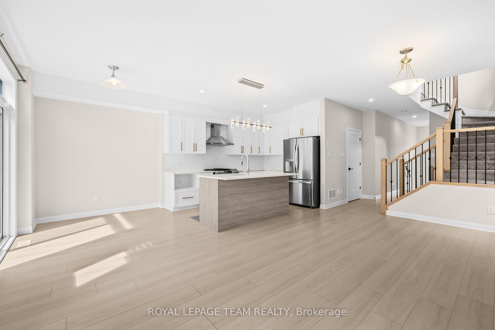 Photo 5 of 521 Winterset Road, Ottawa, Kanata - Kanata Lakes/Heritage Hills — HOMEH