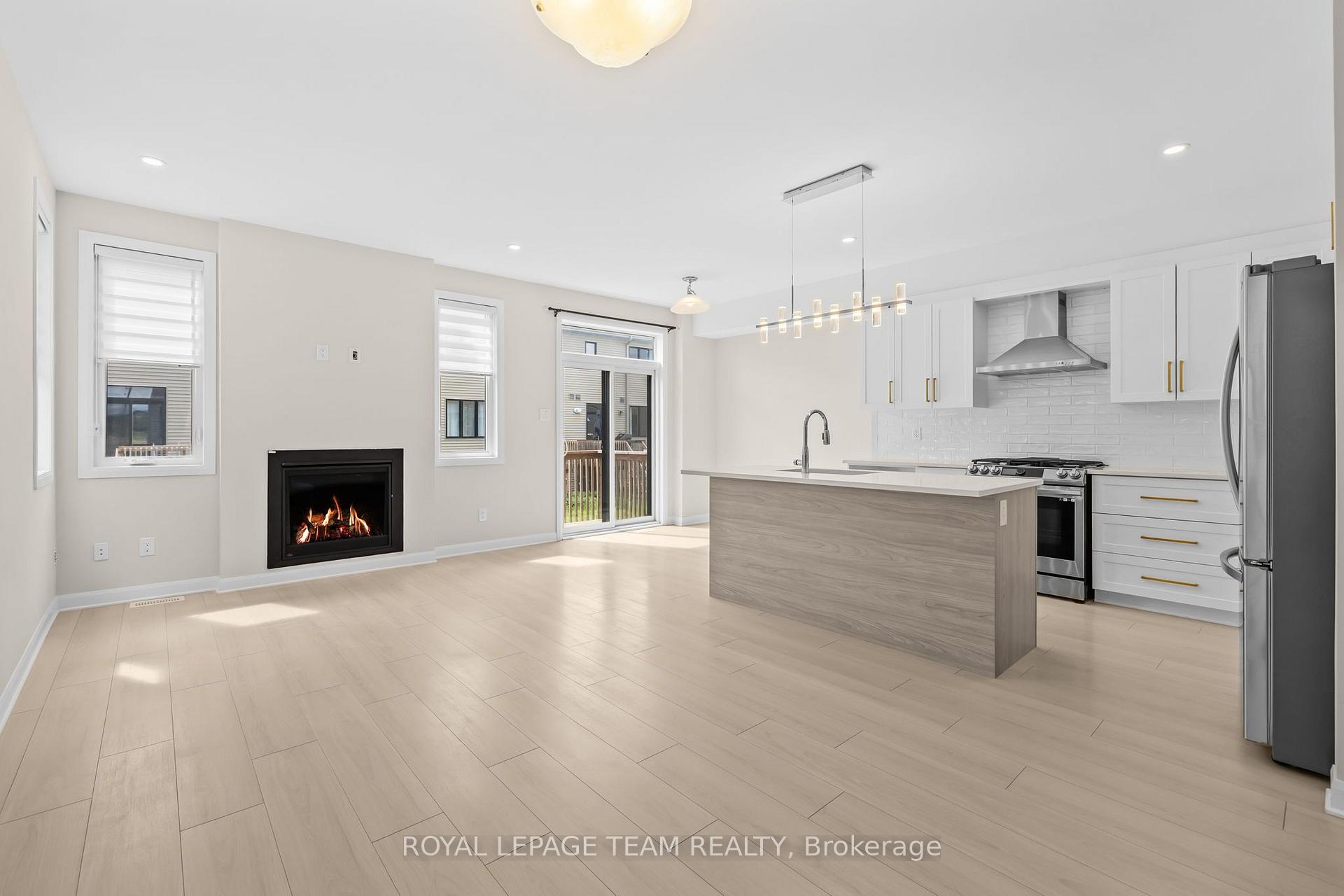 Photo 4 of 521 Winterset Road, Ottawa, Kanata - Kanata Lakes/Heritage Hills — HOMEH