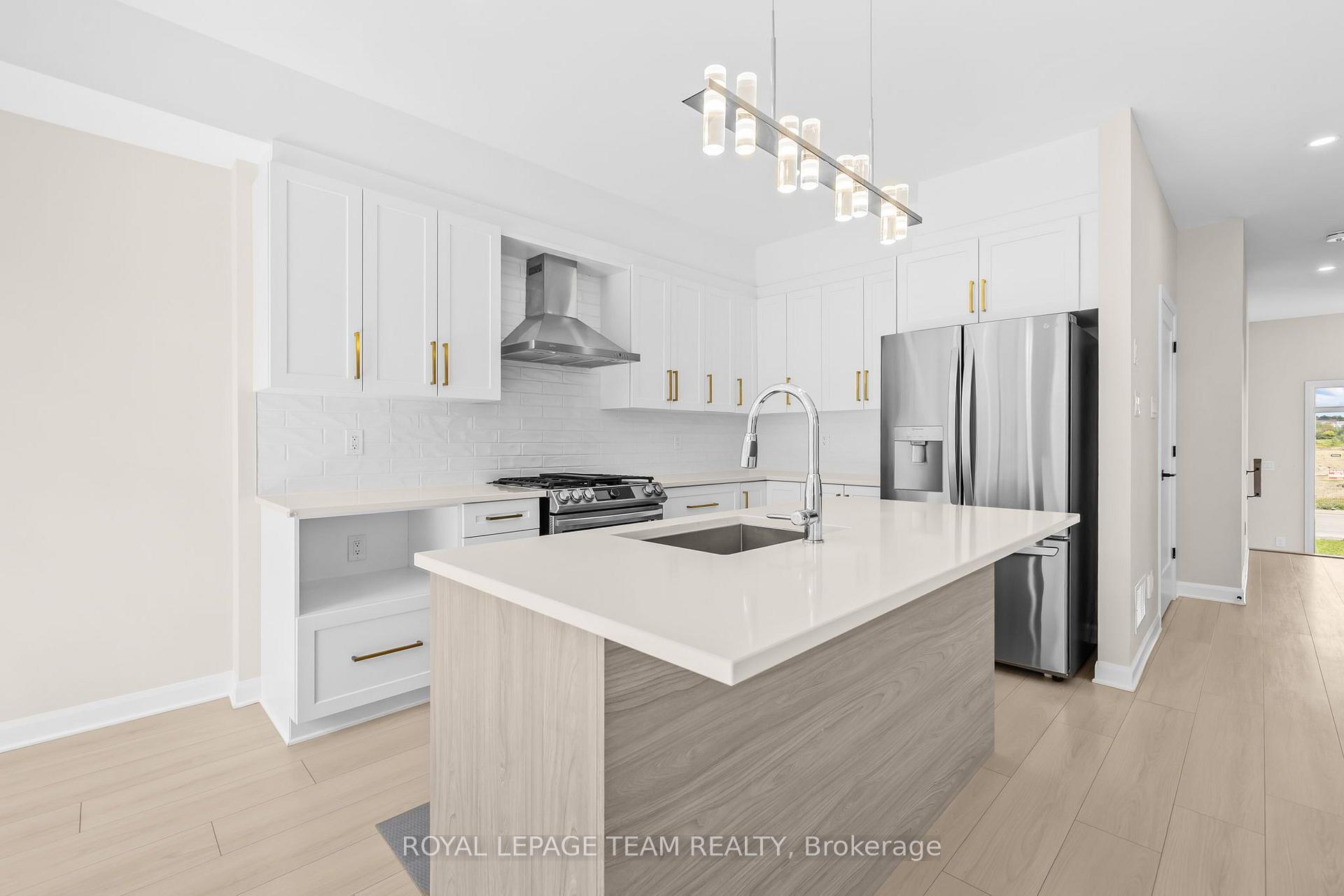 Photo 7 of 521 Winterset Road, Ottawa, Kanata - Kanata Lakes/Heritage Hills — HOMEH