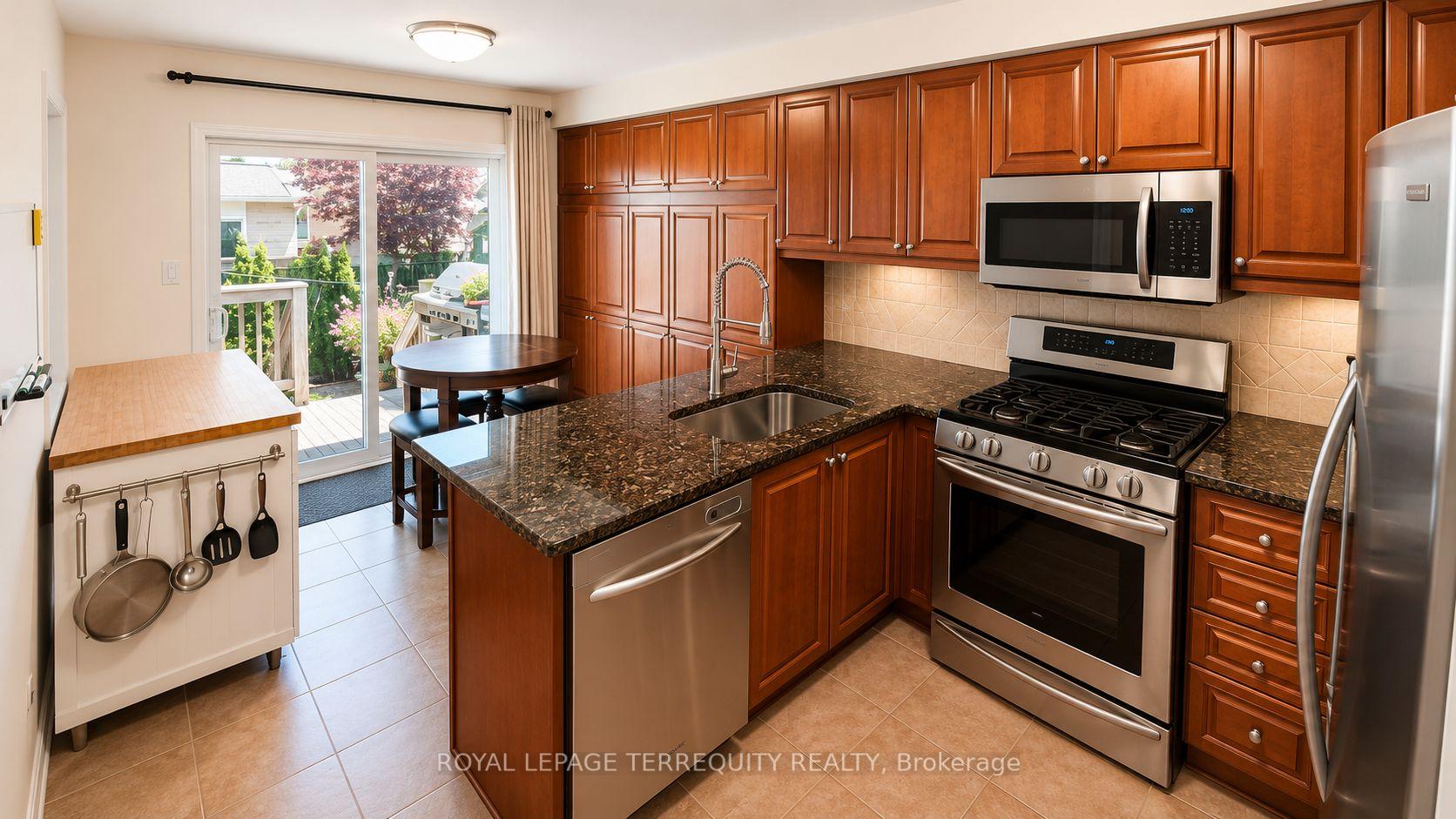 Photo 10 of 2223 Jillian Lane, Oakville, Westmount — HOMEH