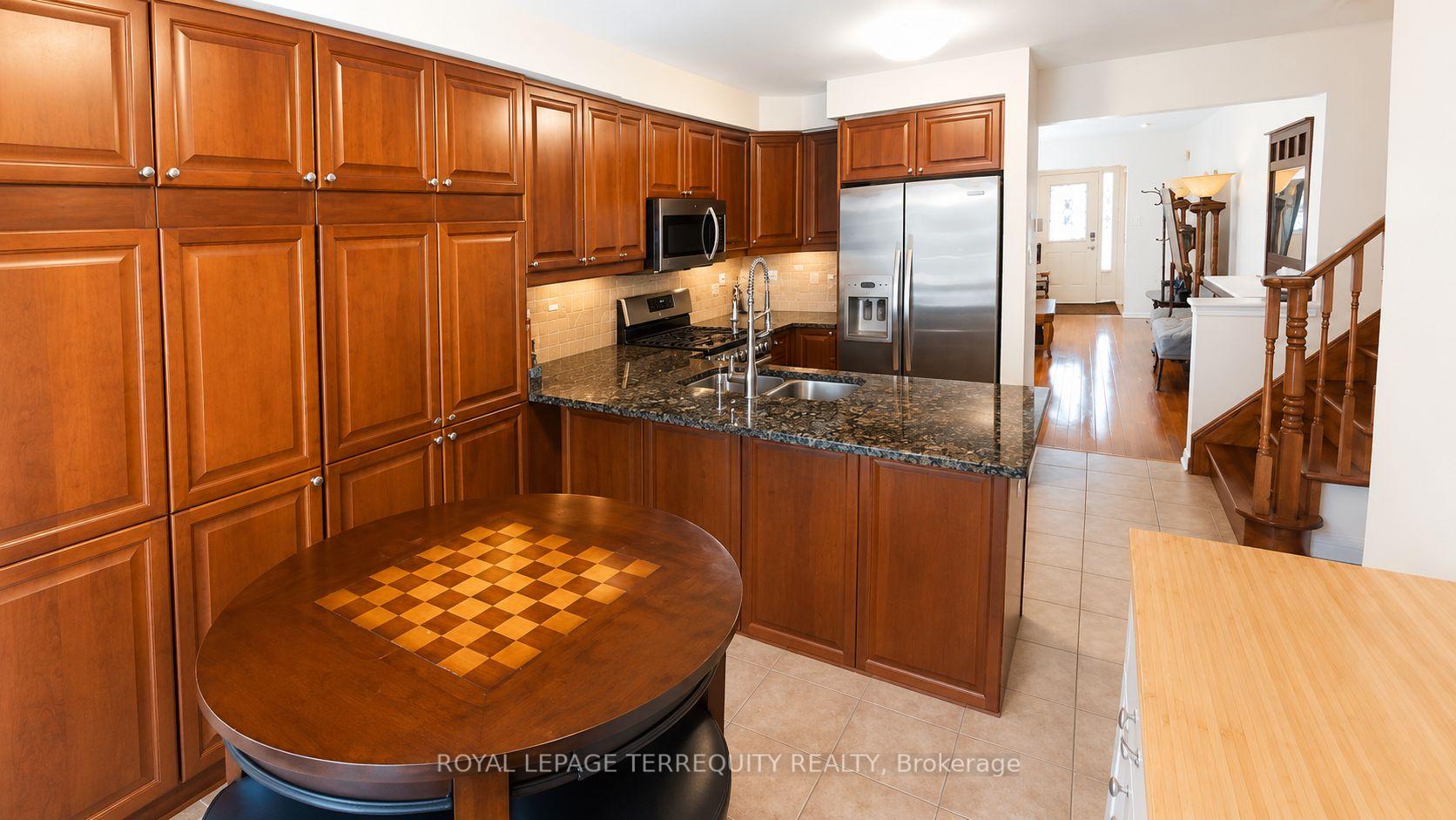 Photo 11 of 2223 Jillian Lane, Oakville, Westmount — HOMEH