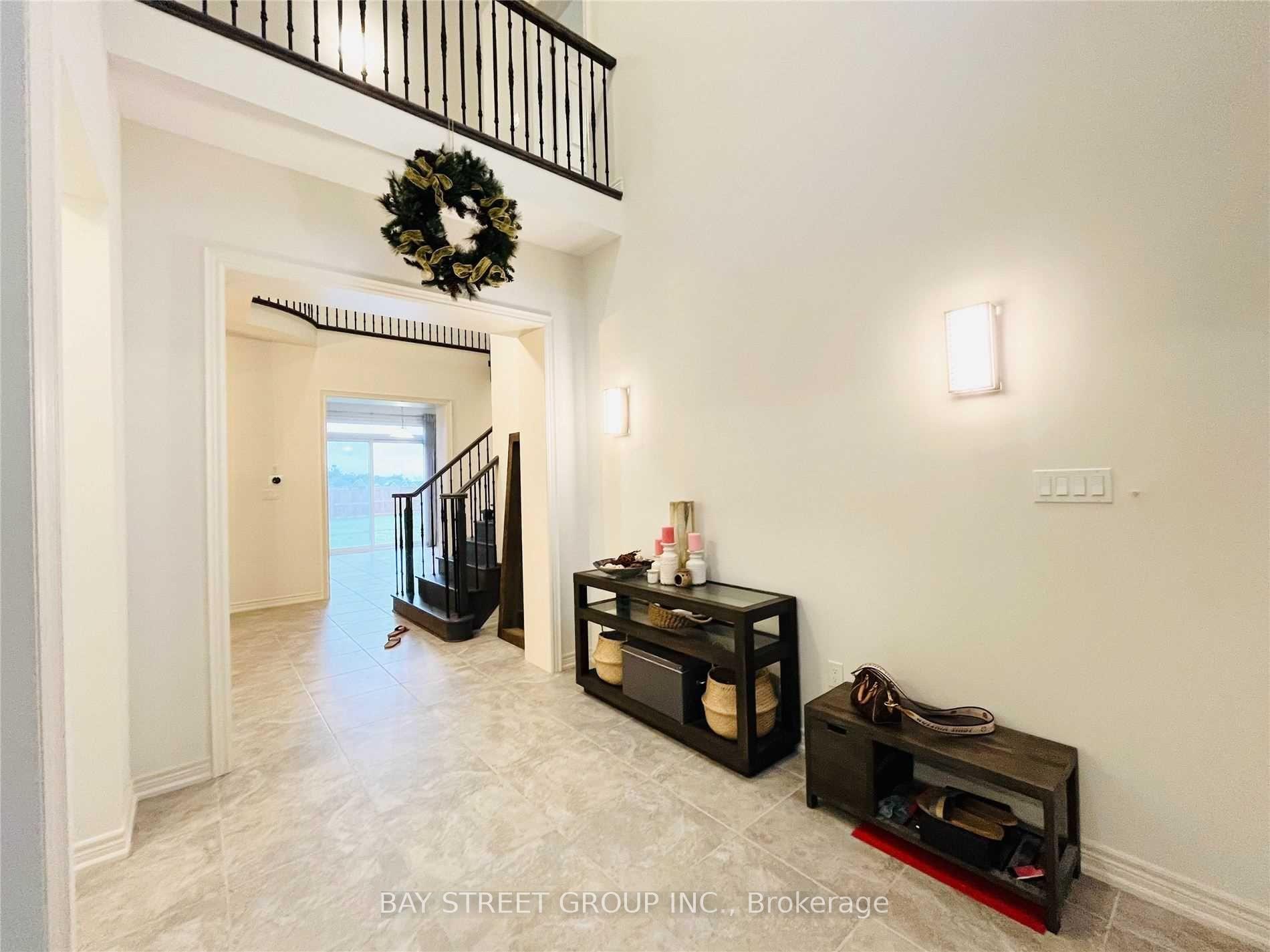 Photo 3 of 25 Mcisaac Drive, Springwater, Centre Vespra — HOMEH