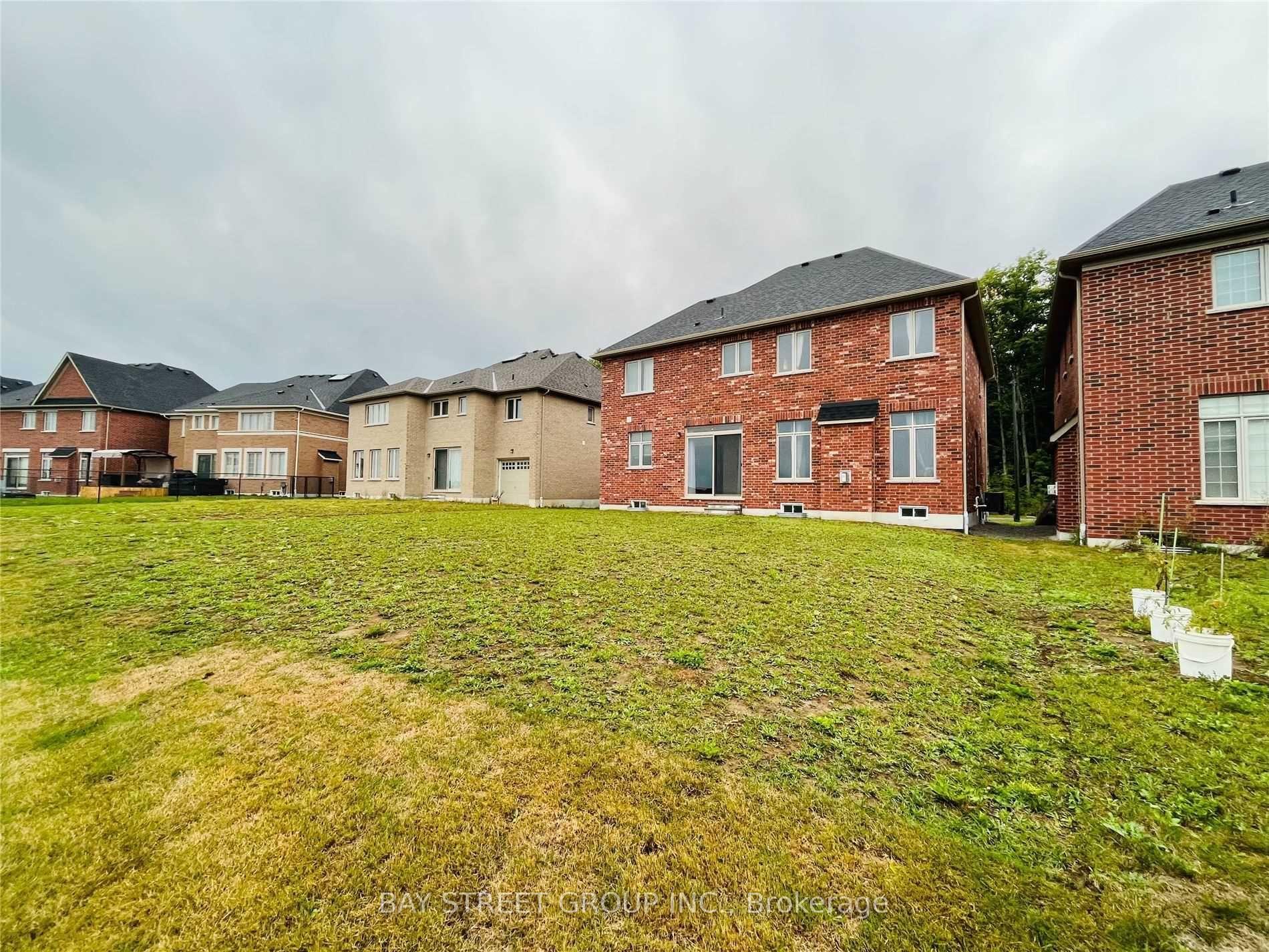 Photo 5 of 25 Mcisaac Drive, Springwater, Centre Vespra — HOMEH