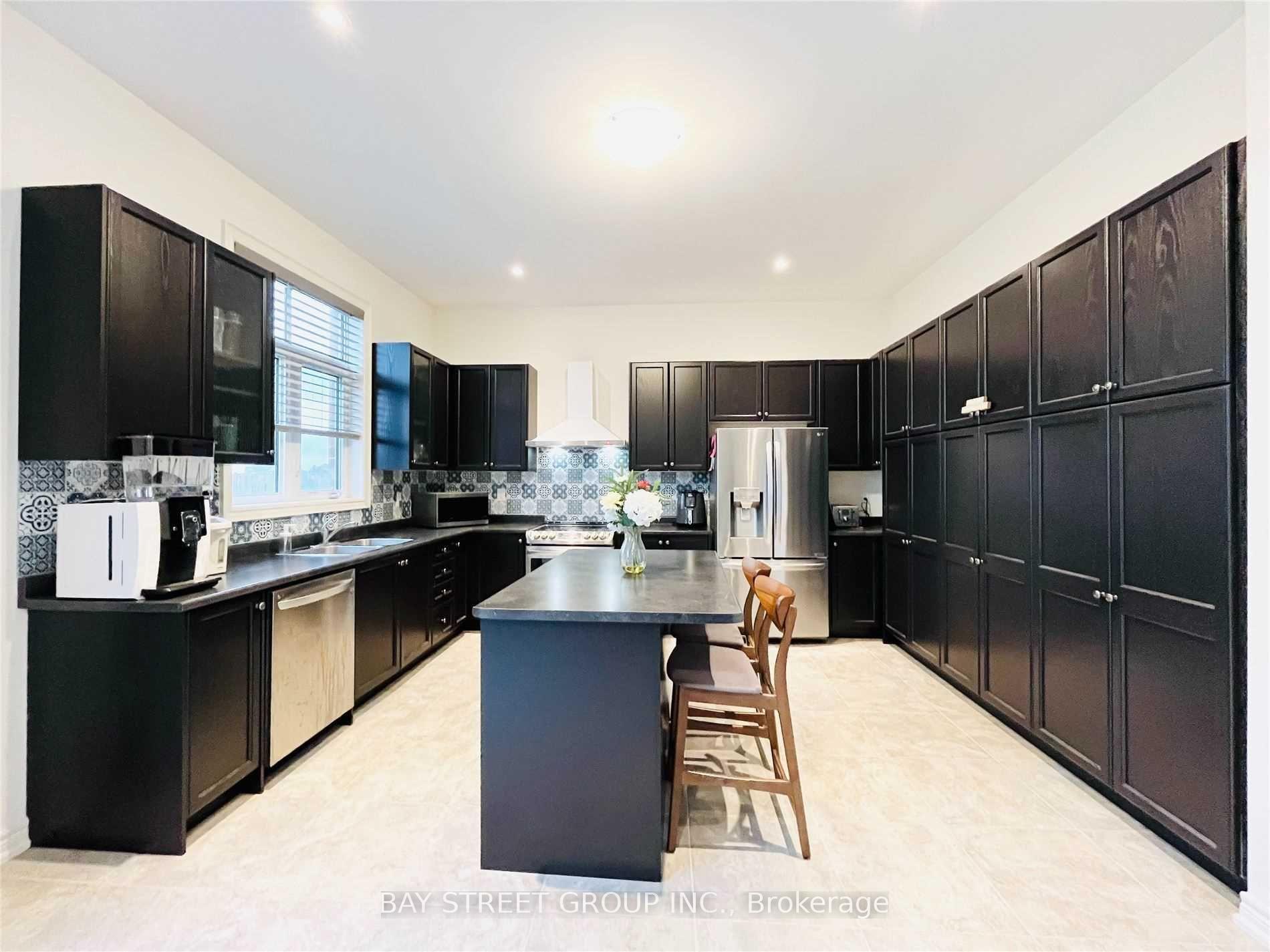 Photo 22 of 25 Mcisaac Drive, Springwater, Centre Vespra — HOMEH