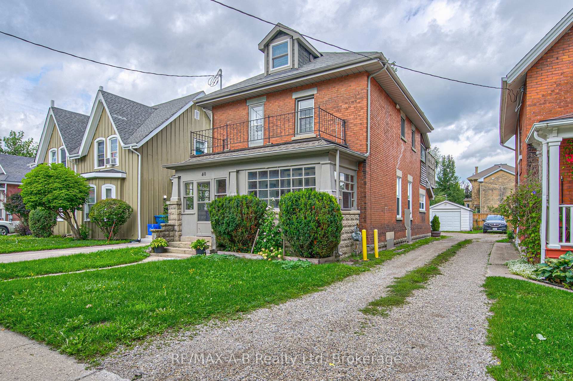 Photo 2 of 40 Douro Street, Stratford — HOMEH