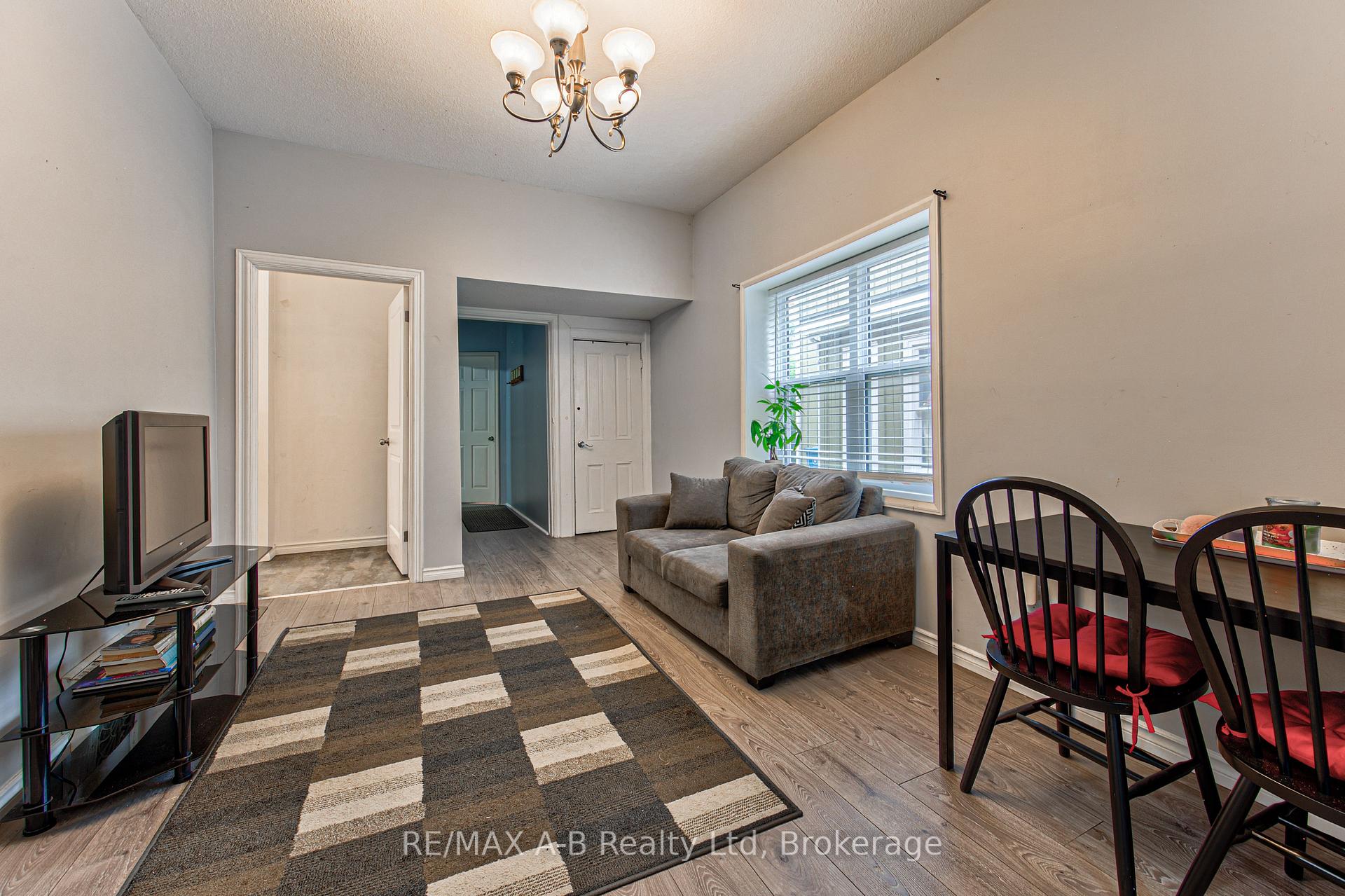 Photo 9 of 40 Douro Street, Stratford — HOMEH