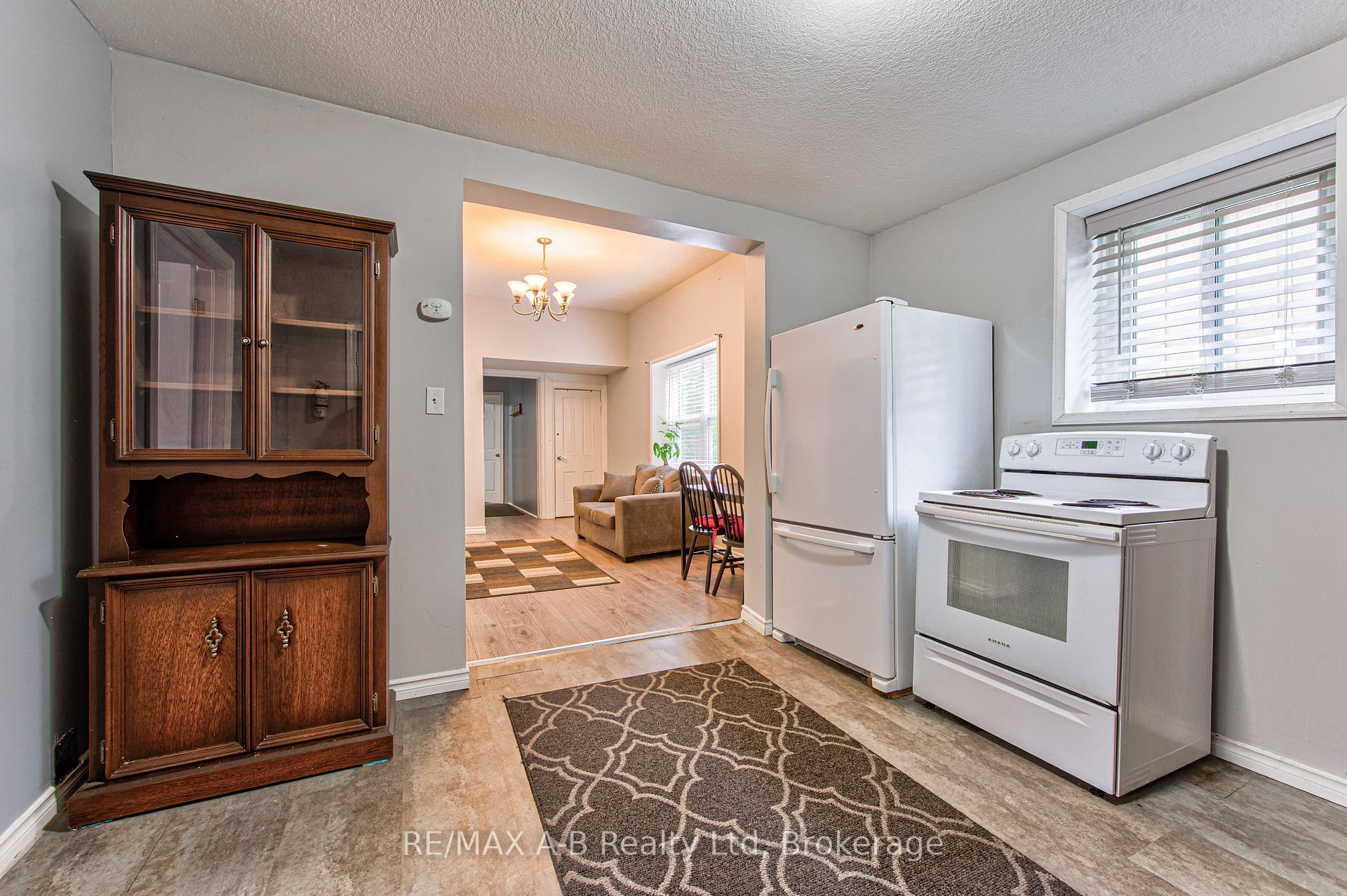 Photo 11 of 40 Douro Street, Stratford — HOMEH