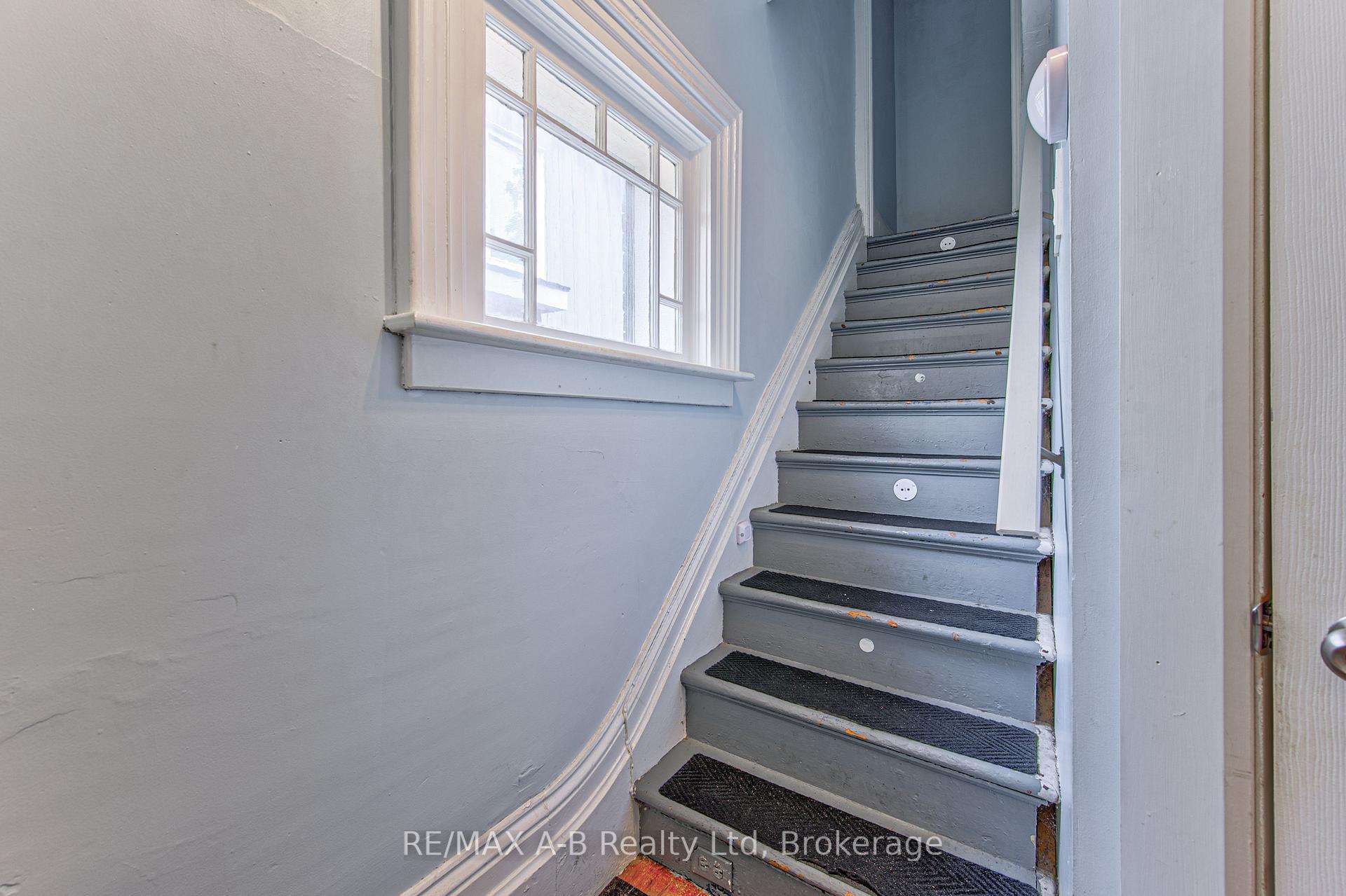 Photo 19 of 40 Douro Street, Stratford — HOMEH