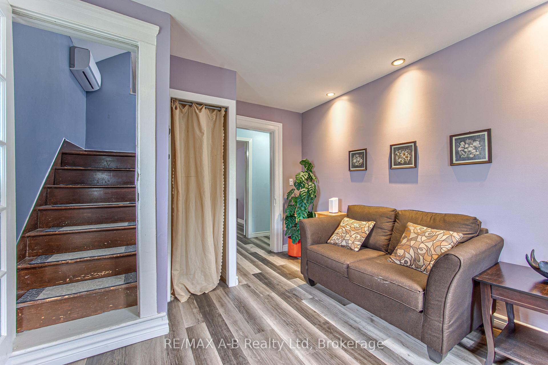 Photo 22 of 40 Douro Street, Stratford — HOMEH