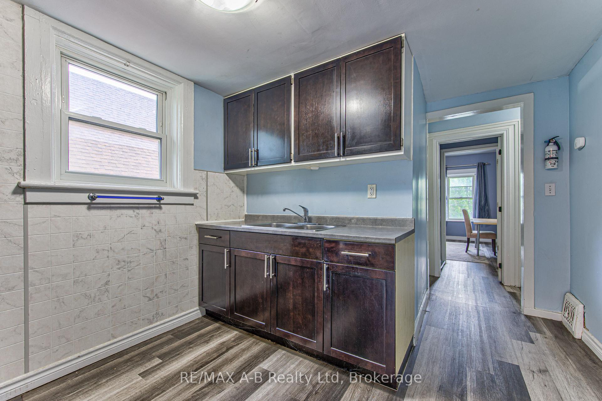 Photo 28 of 40 Douro Street, Stratford — HOMEH