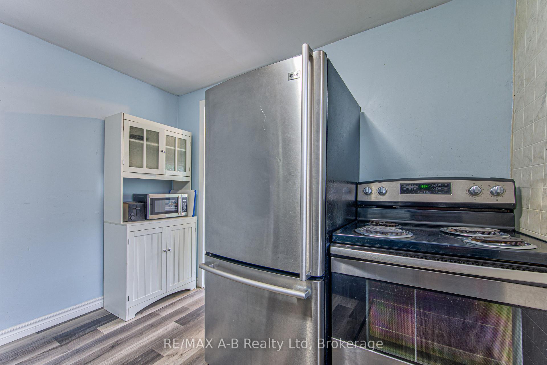Photo 30 of 40 Douro Street, Stratford — HOMEH