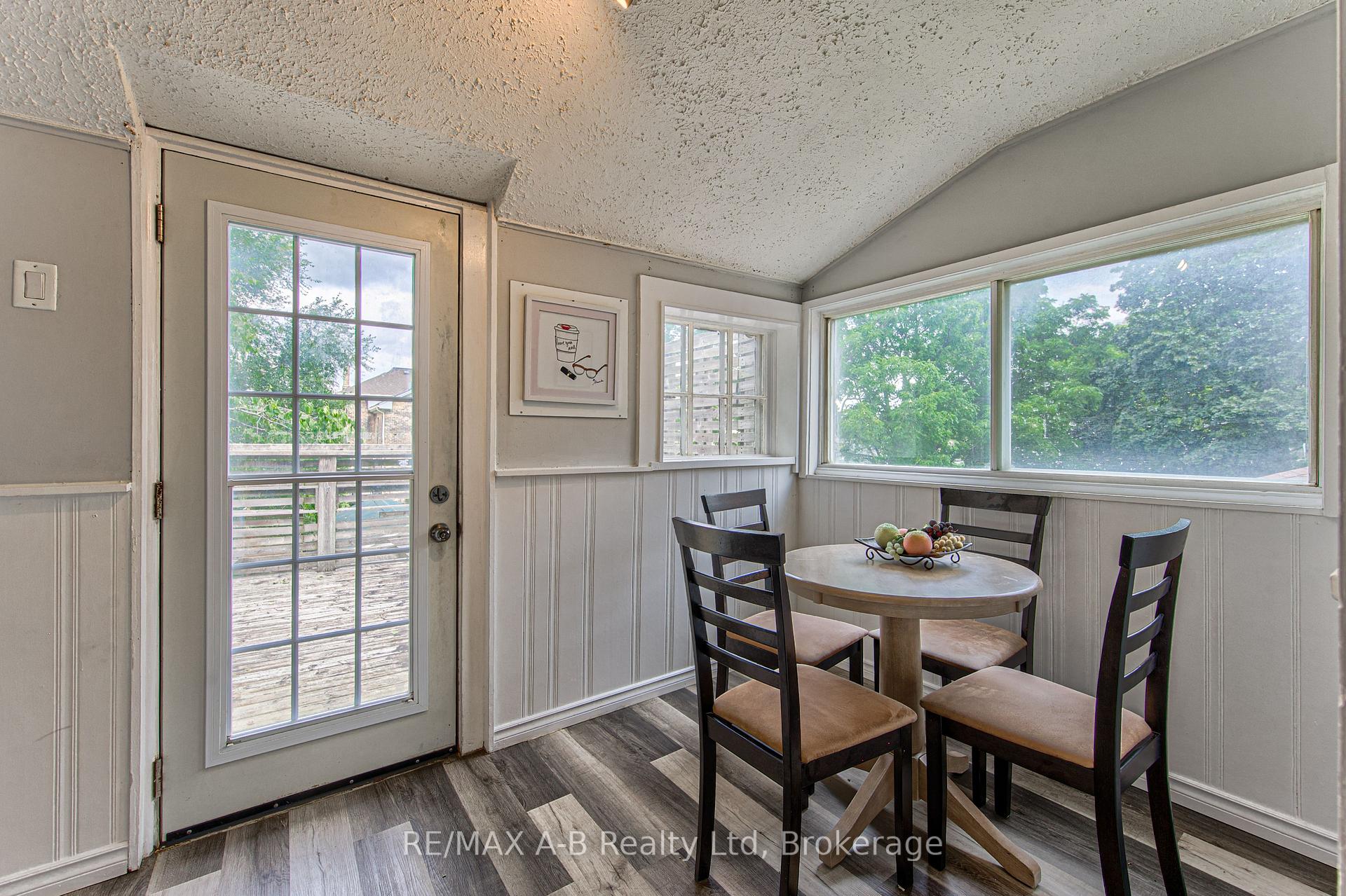 Photo 31 of 40 Douro Street, Stratford — HOMEH