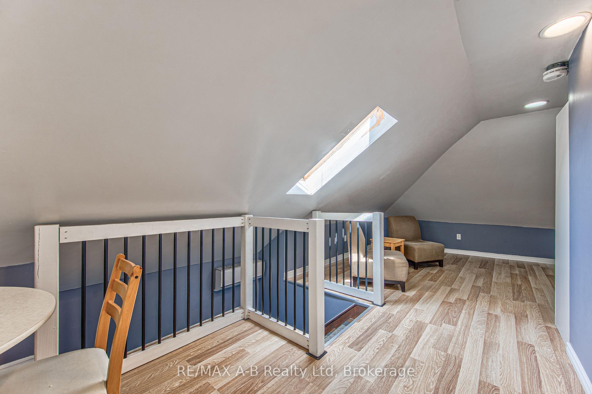 Photo 34 of 40 Douro Street, Stratford — HOMEH