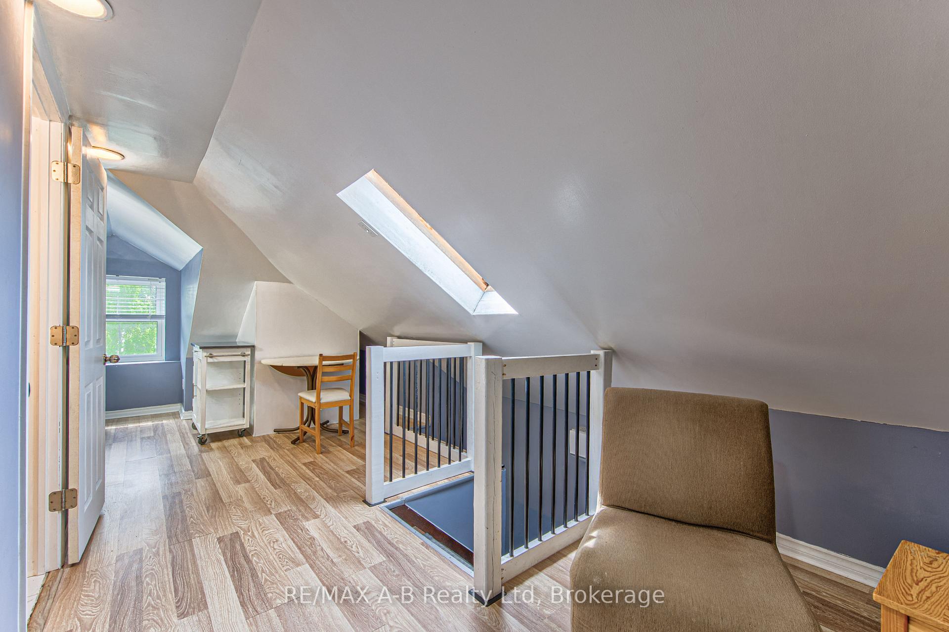 Photo 35 of 40 Douro Street, Stratford — HOMEH