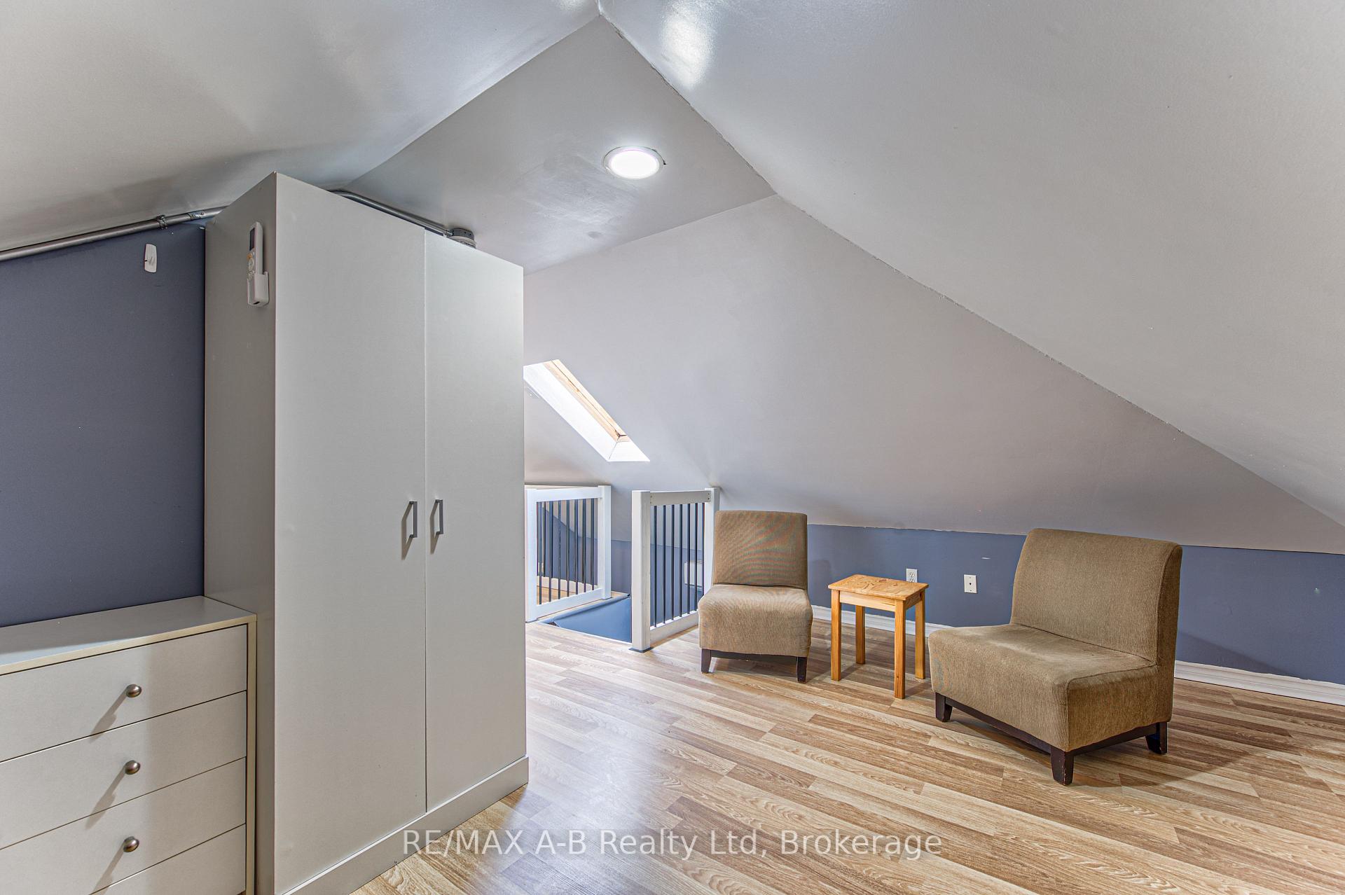 Photo 36 of 40 Douro Street, Stratford — HOMEH