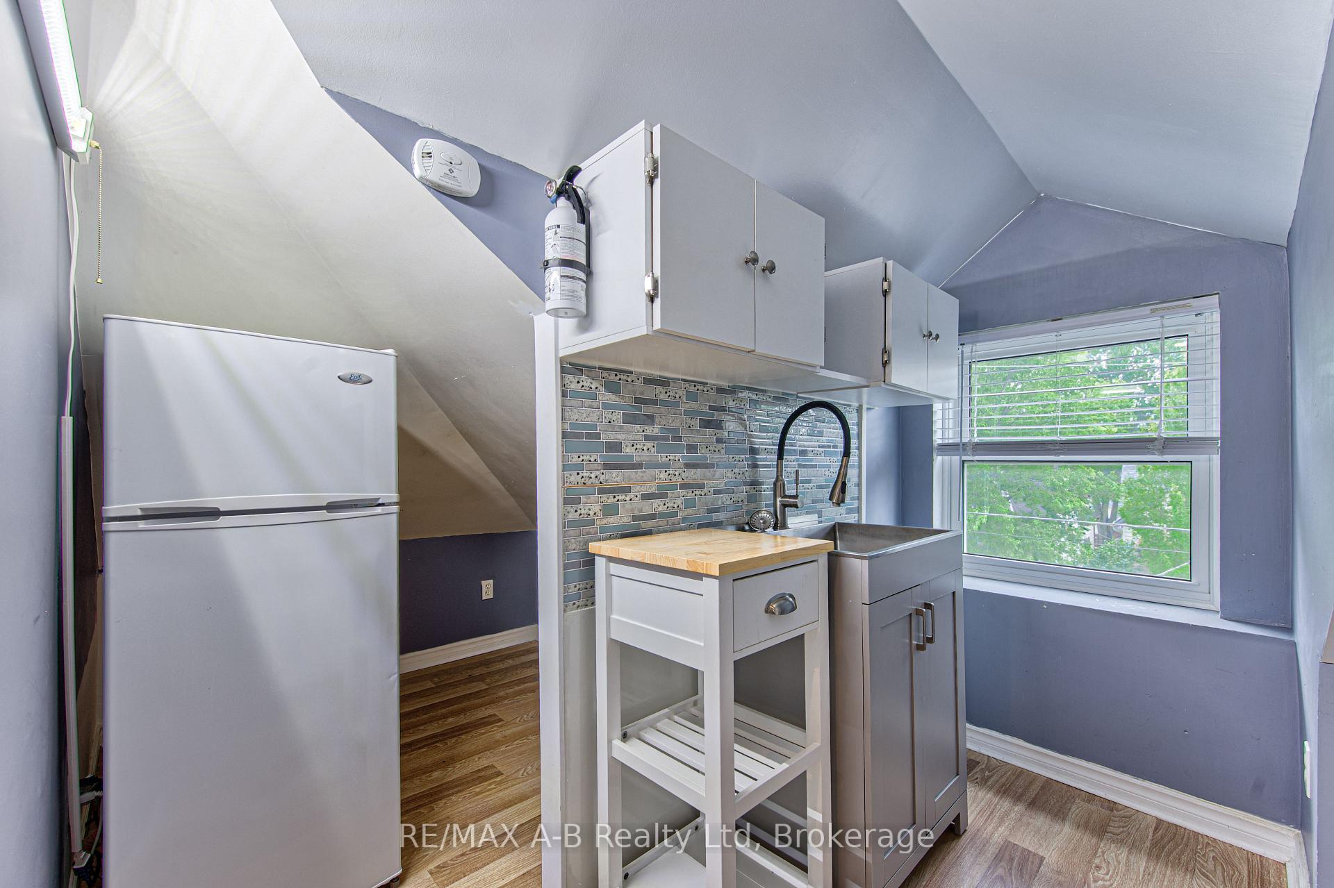 Photo 40 of 40 Douro Street, Stratford — HOMEH