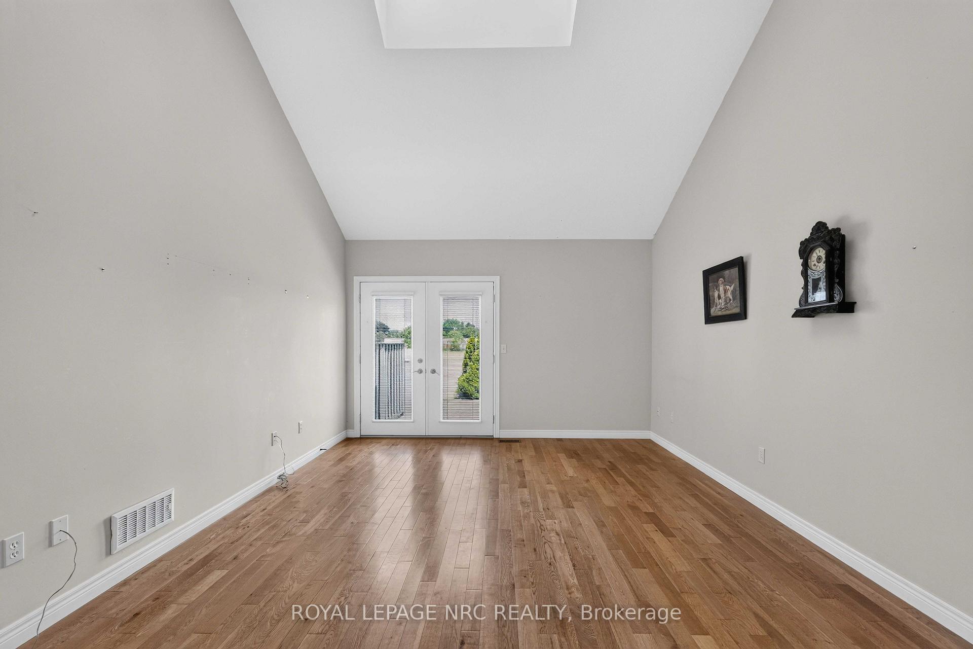 Photo 21 of 82 Maple Street, Port Colborne, Sugarloaf — HOMEH