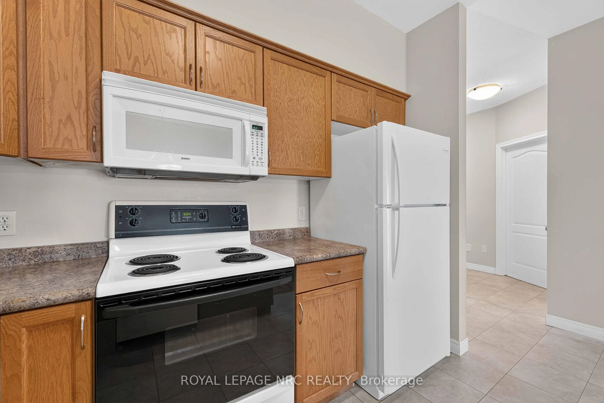 Photo 16 of 82 Maple Street, Port Colborne, Sugarloaf — HOMEH