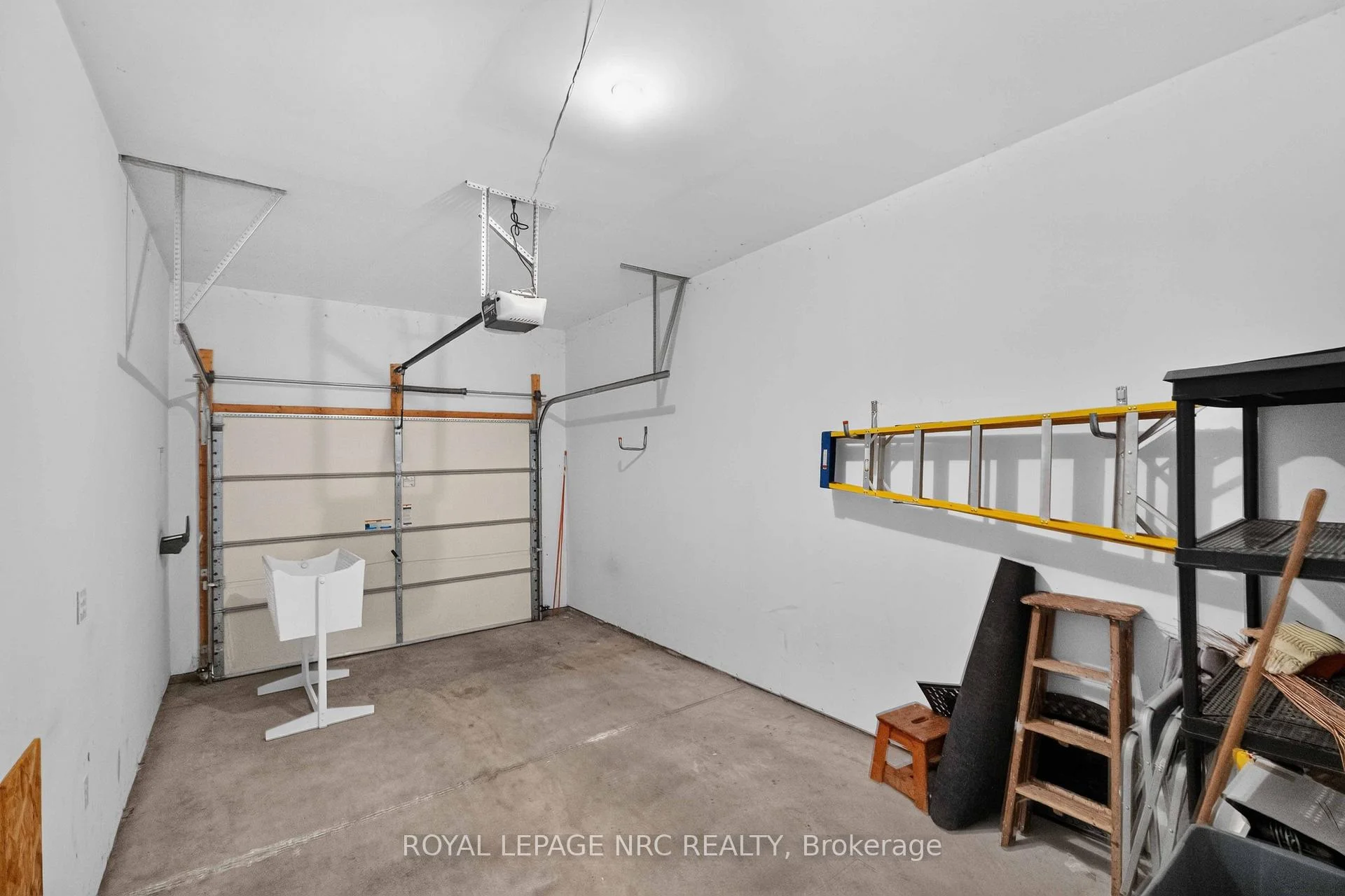 Photo 43 of 82 Maple Street, Port Colborne, Sugarloaf — HOMEH