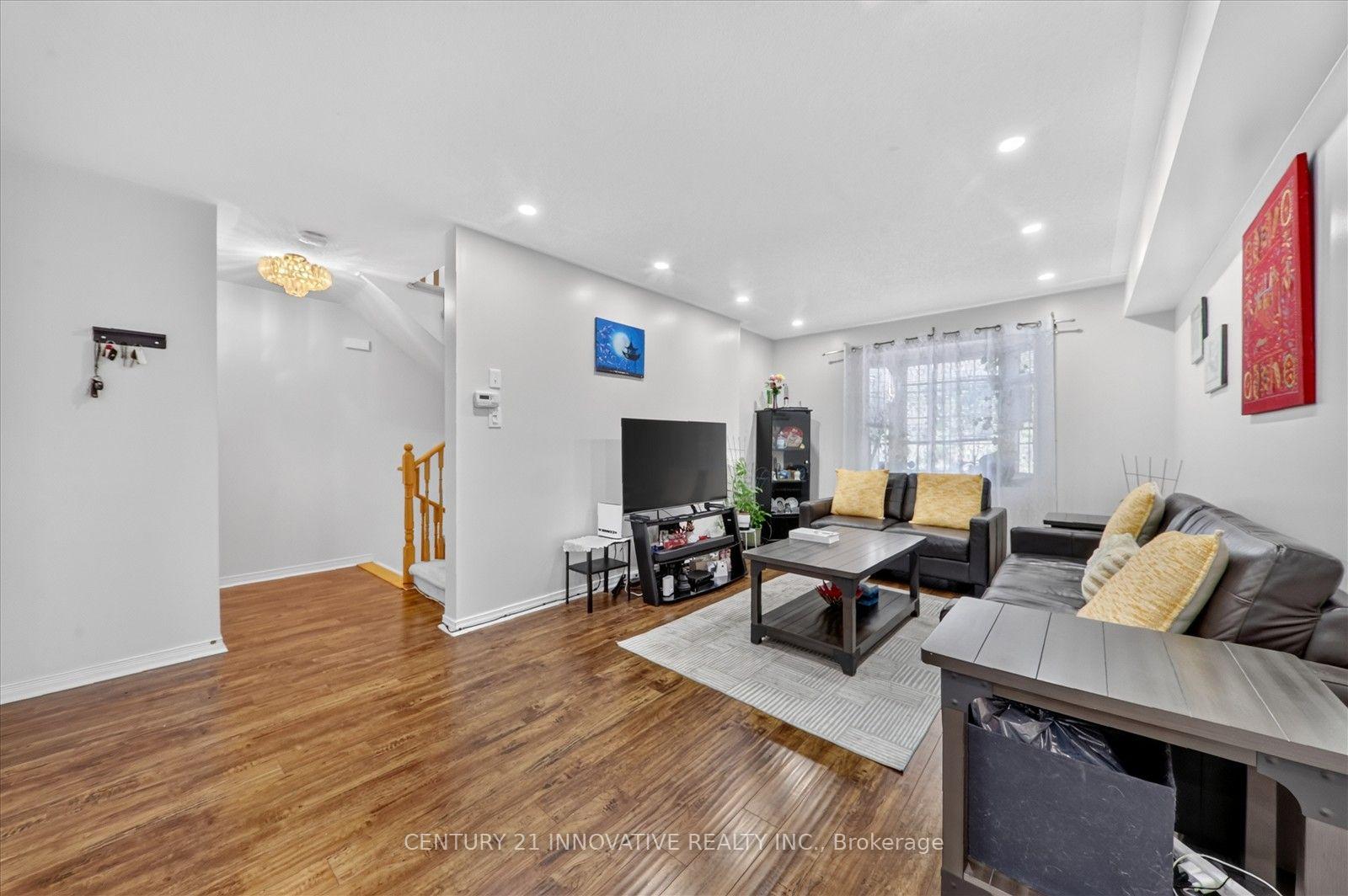 Photo 13 of 28 Eli Shackleton Court, Scarborough, West Hill — HOMEH
