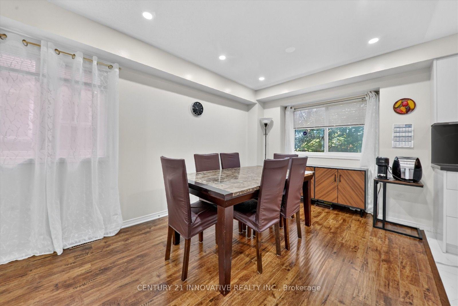 Photo 14 of 28 Eli Shackleton Court, Scarborough, West Hill — HOMEH