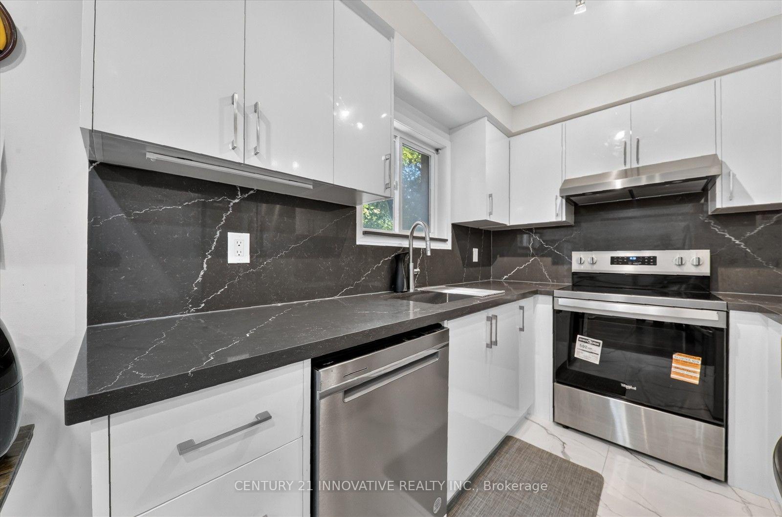 Photo 17 of 28 Eli Shackleton Court, Scarborough, West Hill — HOMEH
