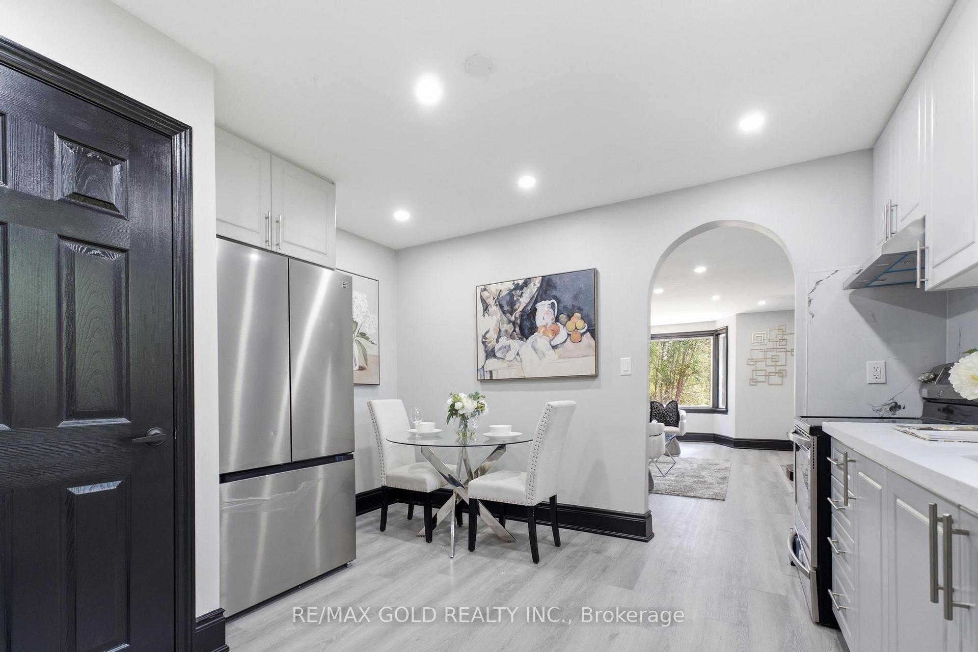 Photo 10 of 2702 Embleton Road, Brampton, Huttonville — HOMEH
