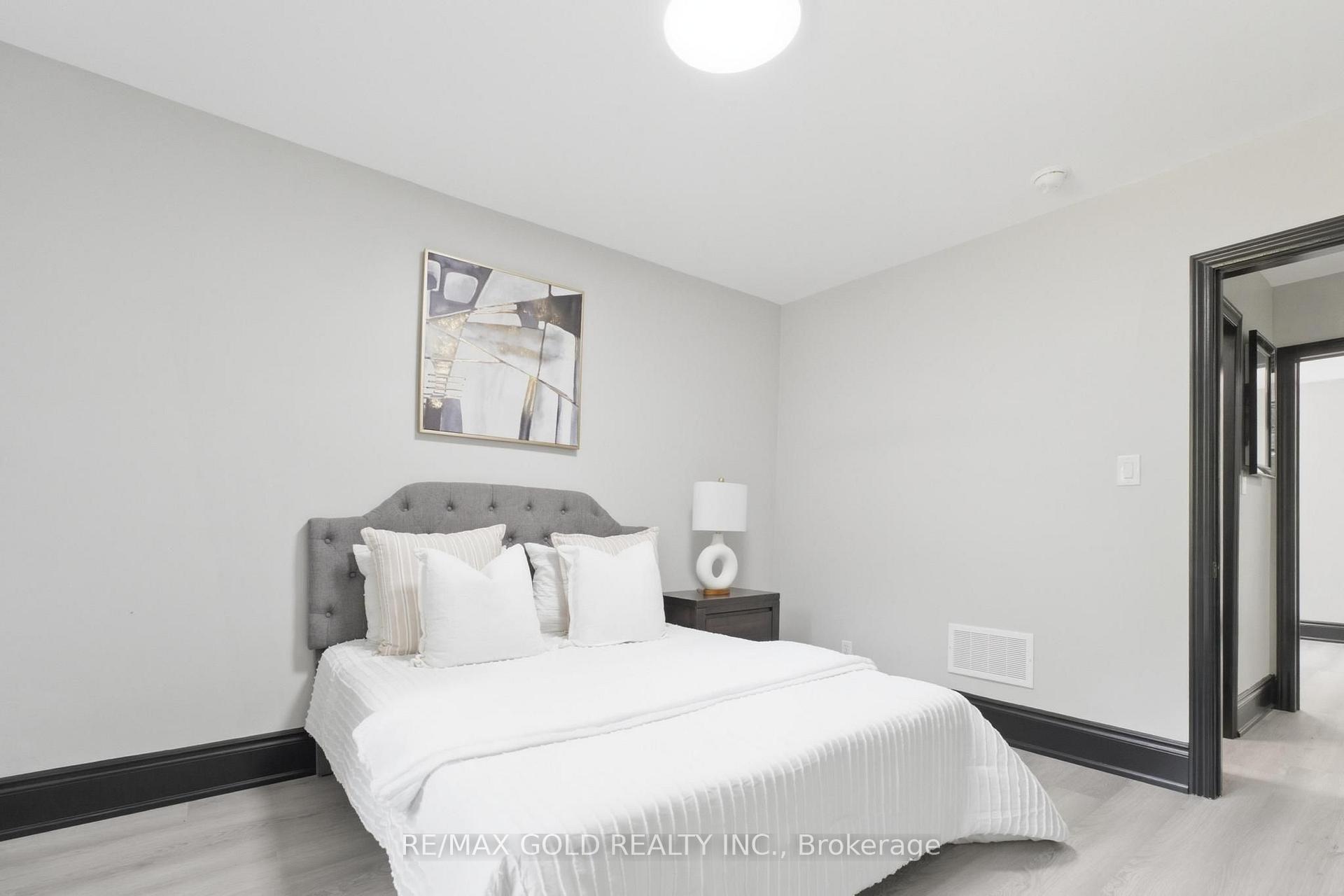 Photo 20 of 2702 Embleton Road, Brampton, Huttonville — HOMEH