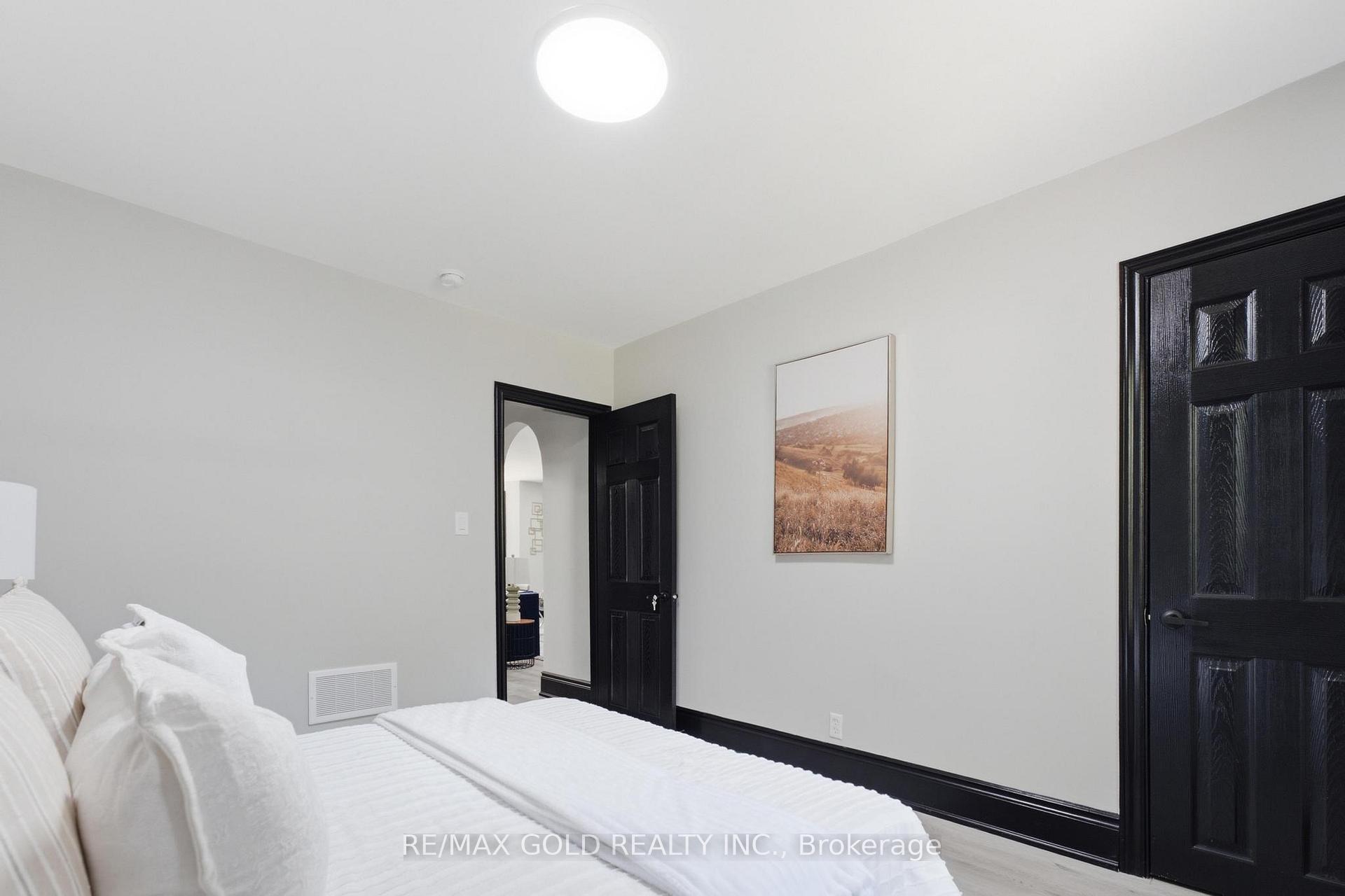 Photo 21 of 2702 Embleton Road, Brampton, Huttonville — HOMEH