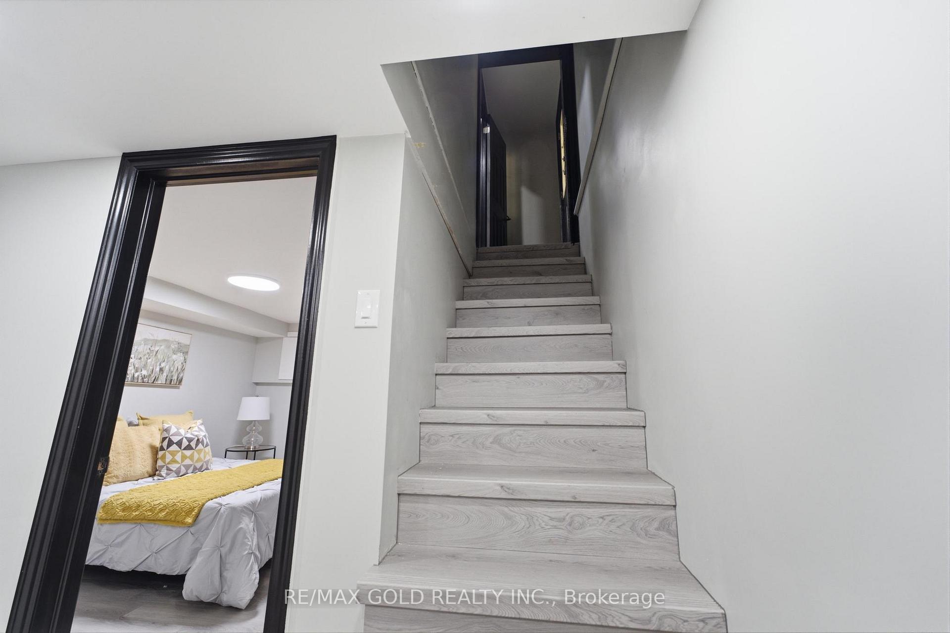 Photo 24 of 2702 Embleton Road, Brampton, Huttonville — HOMEH