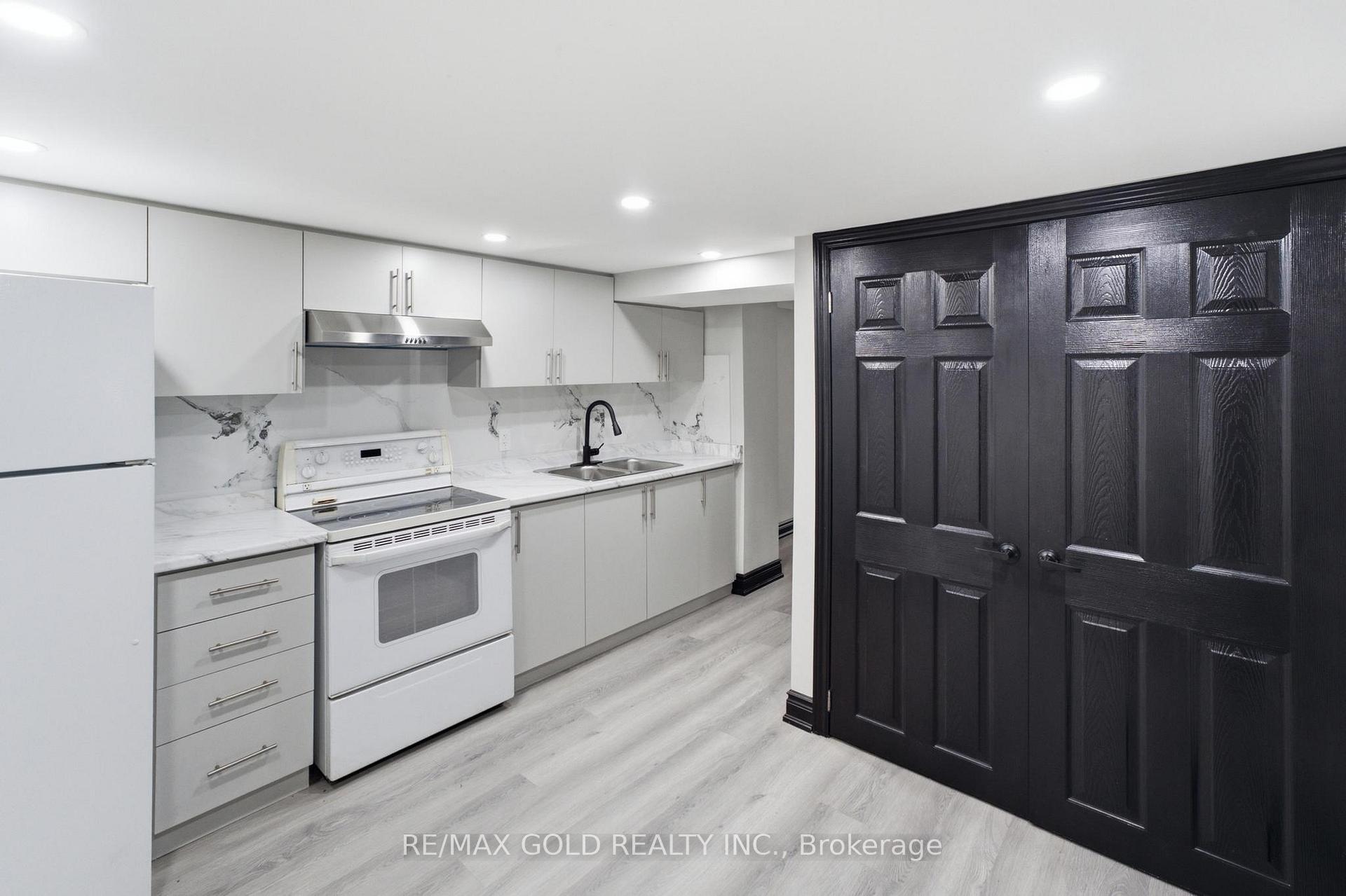 Photo 25 of 2702 Embleton Road, Brampton, Huttonville — HOMEH