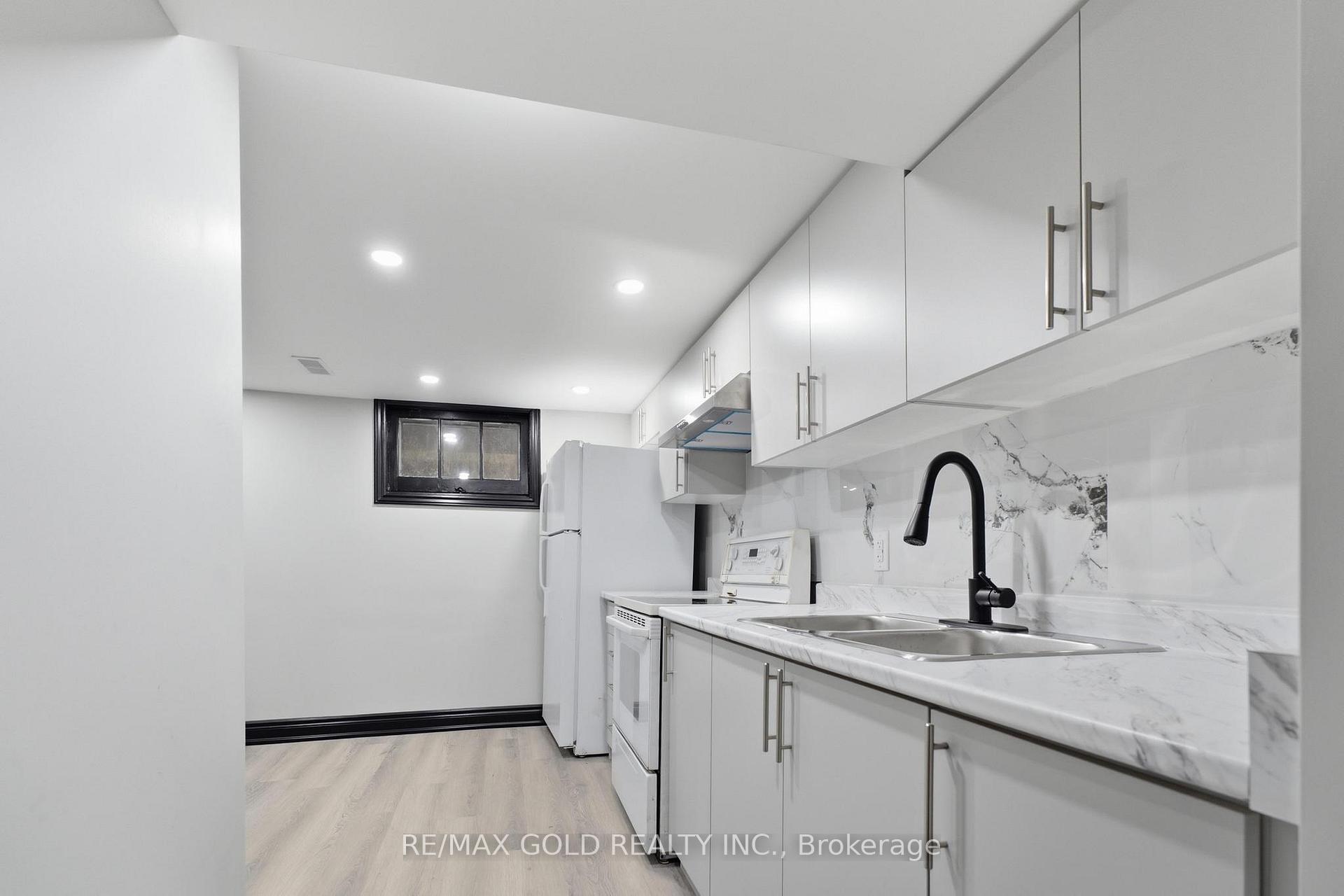 Photo 31 of 2702 Embleton Road, Brampton, Huttonville — HOMEH