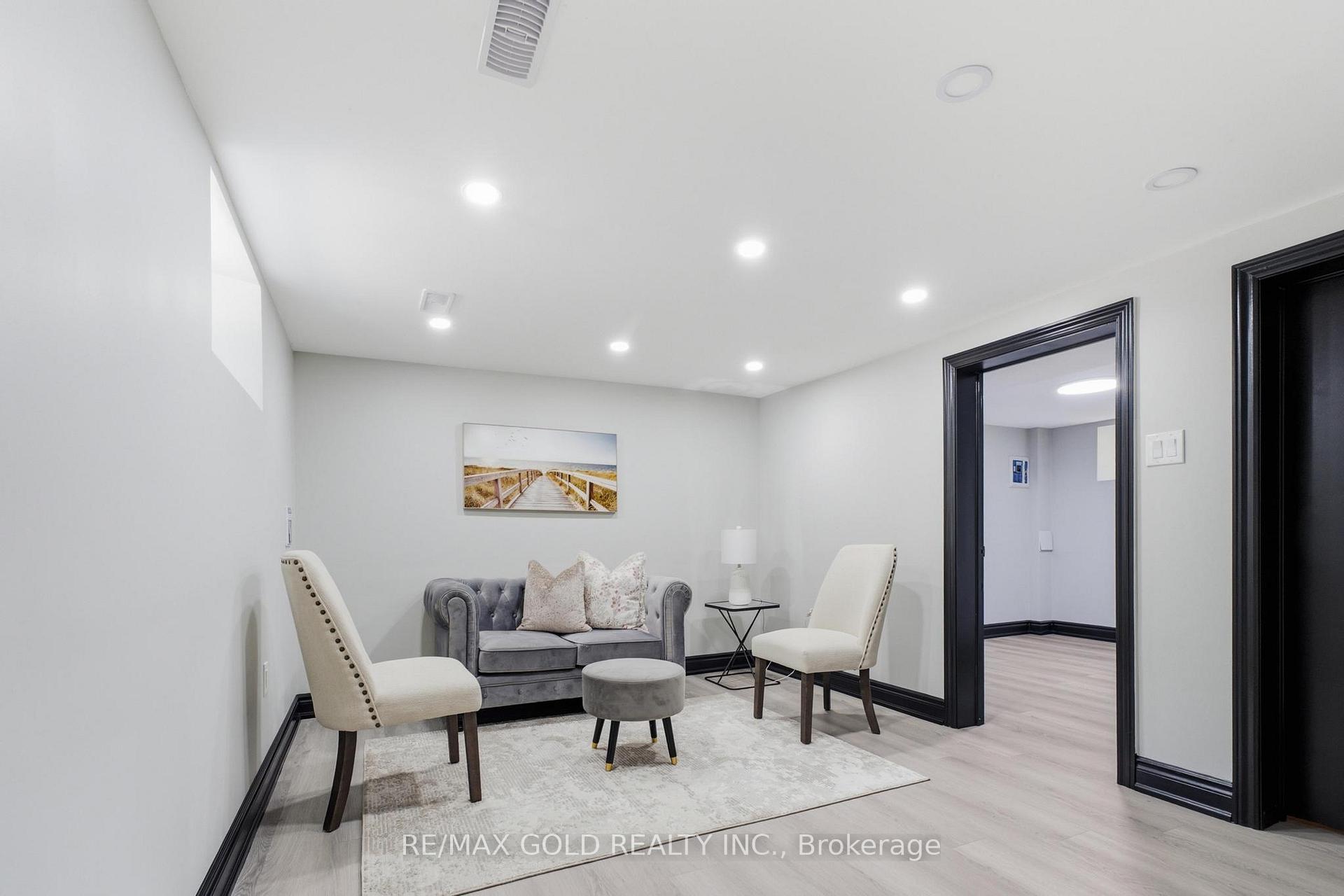 Photo 32 of 2702 Embleton Road, Brampton, Huttonville — HOMEH