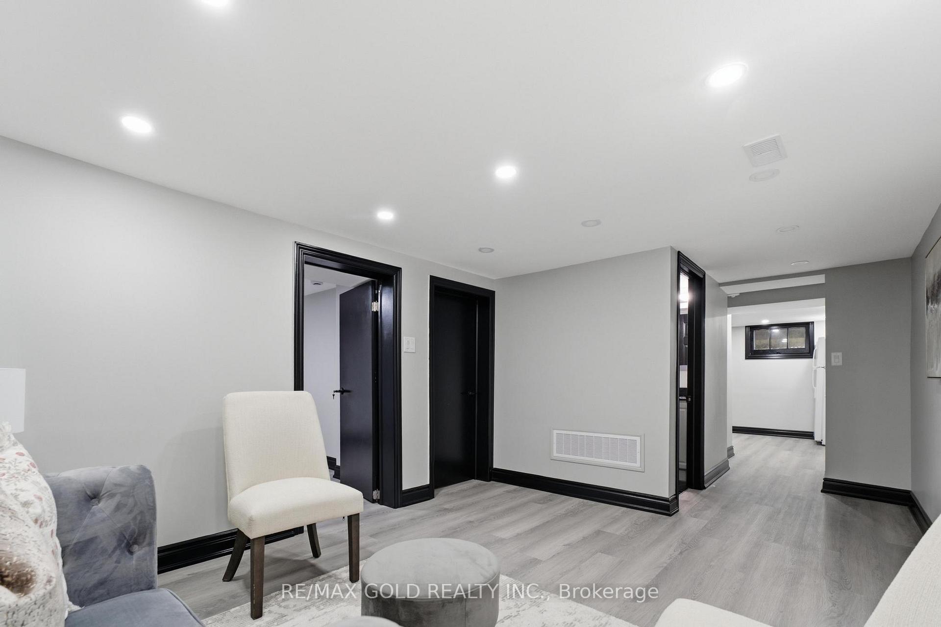 Photo 33 of 2702 Embleton Road, Brampton, Huttonville — HOMEH