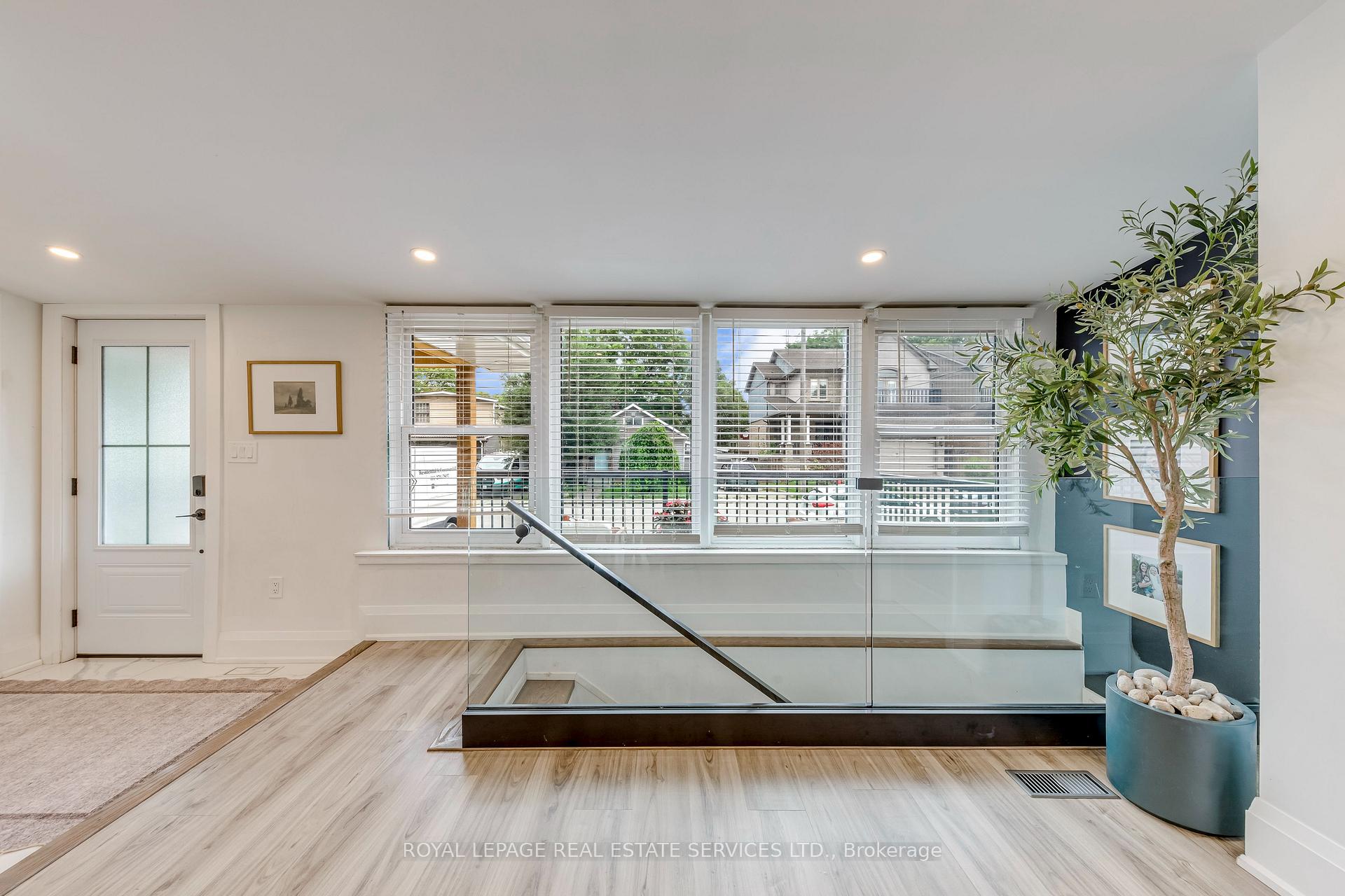 Photo 7 of 6 Rembe Avenue, Hamilton, Hamilton Beach — HOMEH