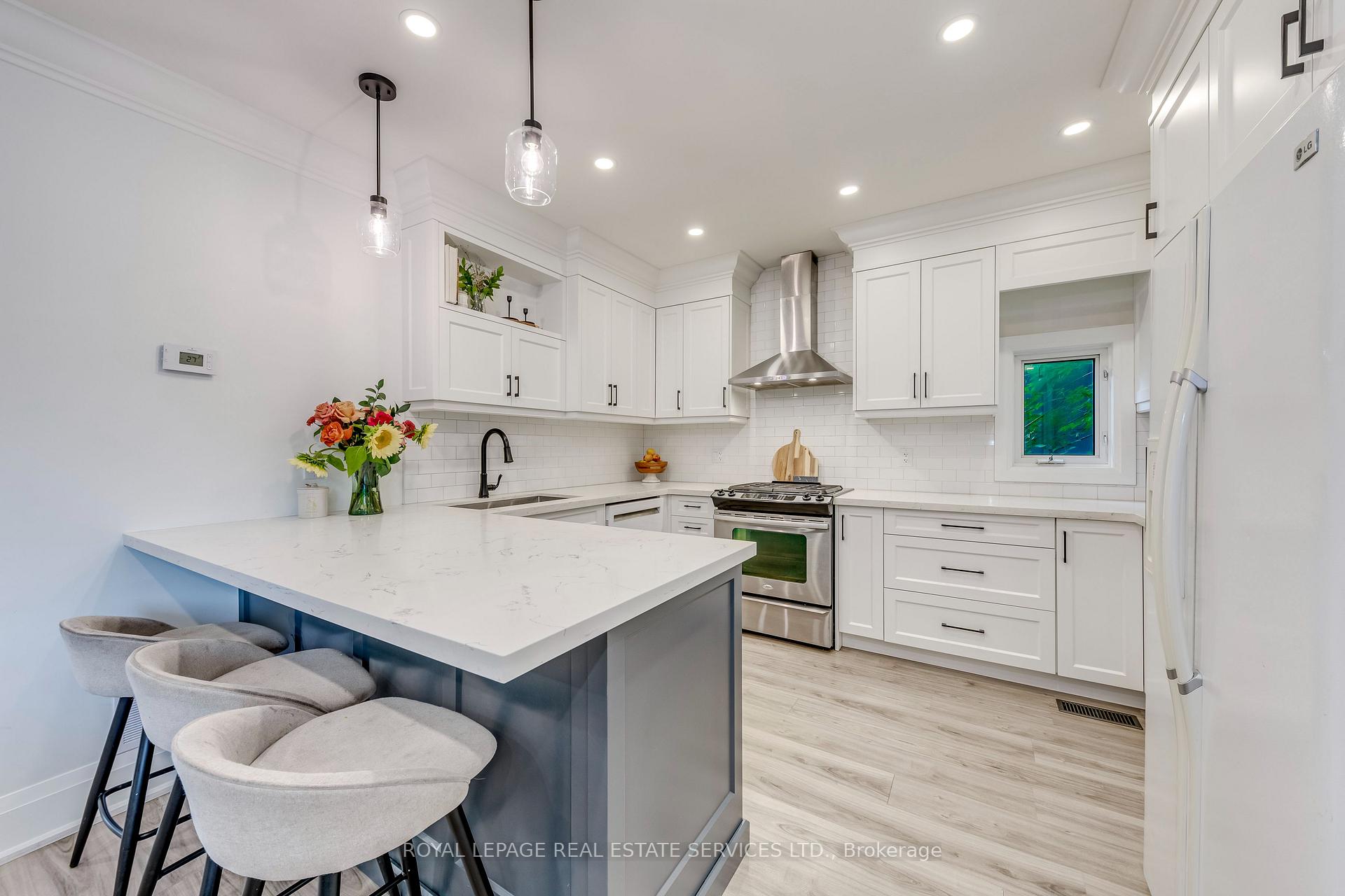 Photo 17 of 6 Rembe Avenue, Hamilton, Hamilton Beach — HOMEH