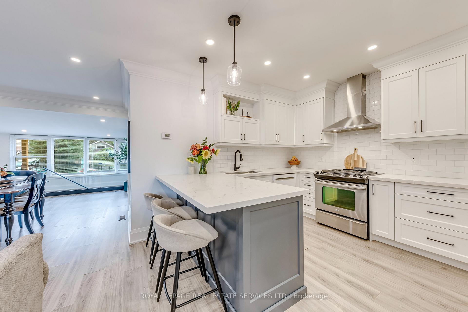 Photo 18 of 6 Rembe Avenue, Hamilton, Hamilton Beach — HOMEH