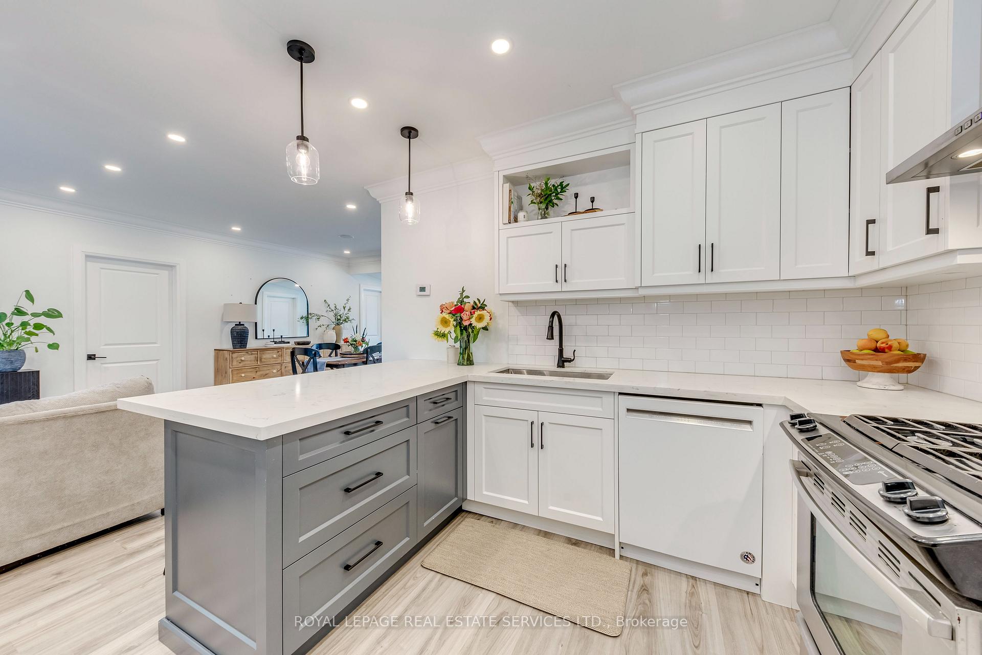 Photo 20 of 6 Rembe Avenue, Hamilton, Hamilton Beach — HOMEH