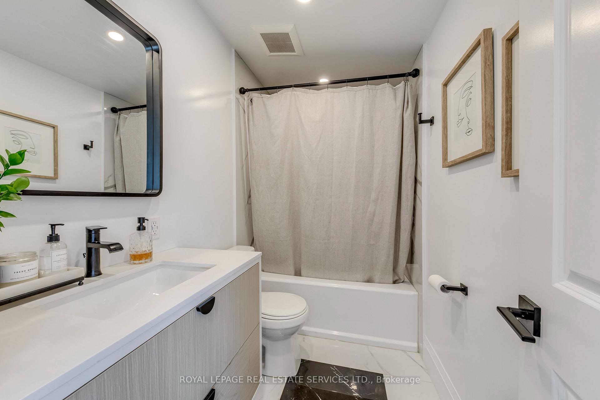 Photo 31 of 6 Rembe Avenue, Hamilton, Hamilton Beach — HOMEH