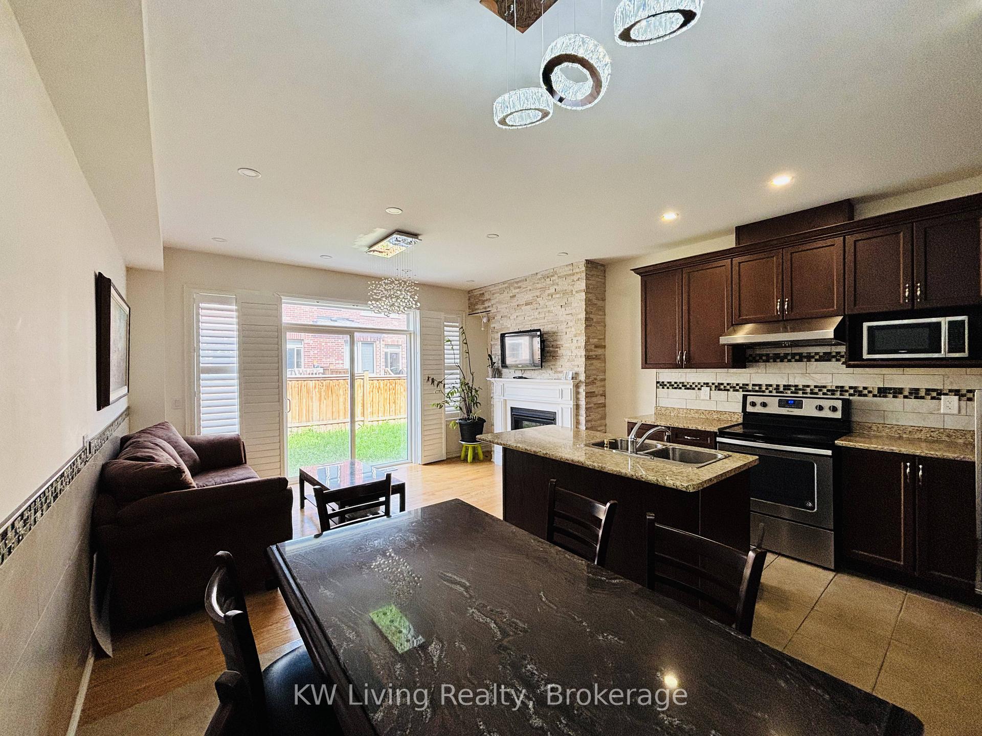 Photo 4 of 12 Rangemore Road, Brampton, Northwest Brampton — HOMEH